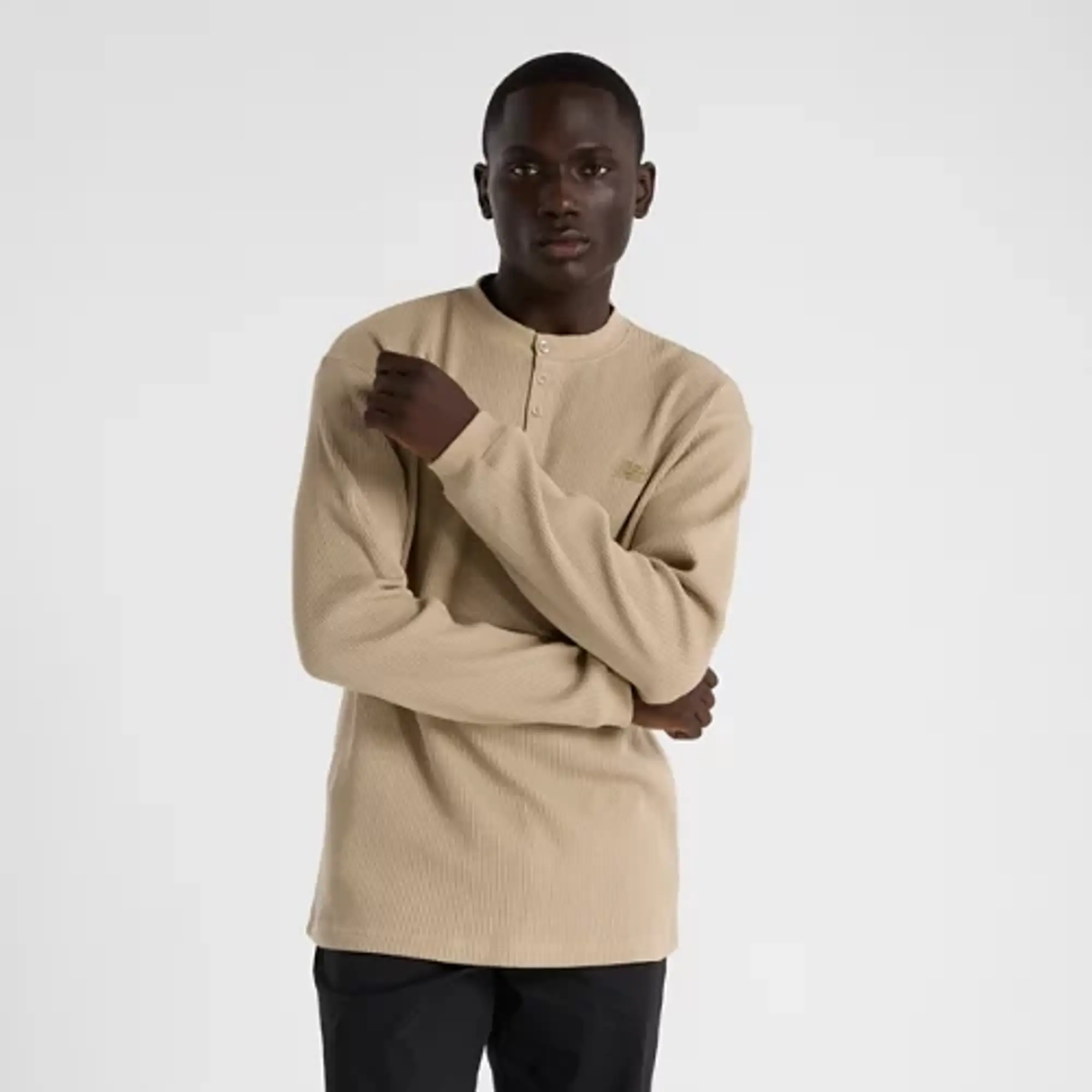 New Balance Waffle Knit Long Sleeve Henley Men Longsleeves Beige