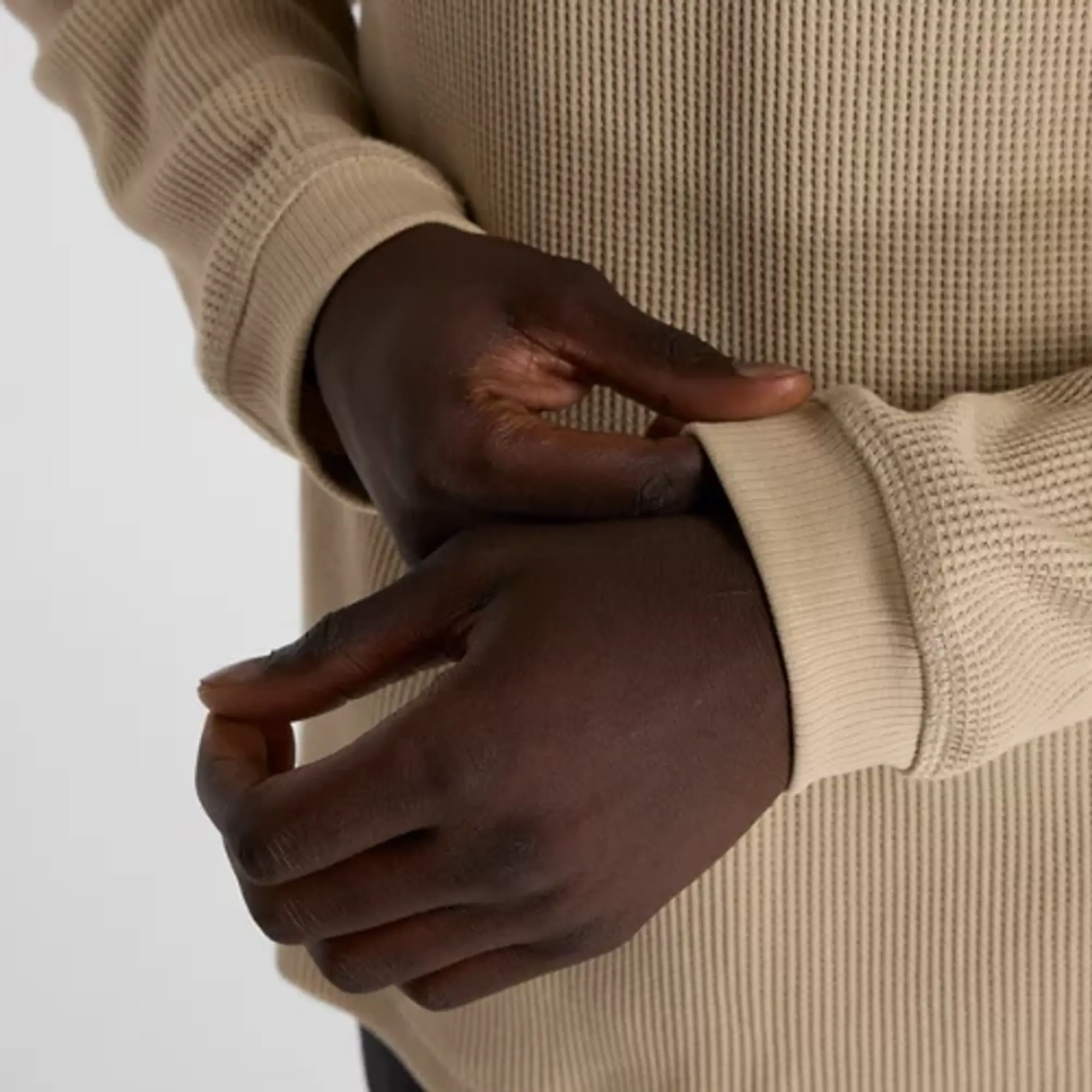 New Balance Waffle Knit Long Sleeve Henley Men Longsleeves Beige