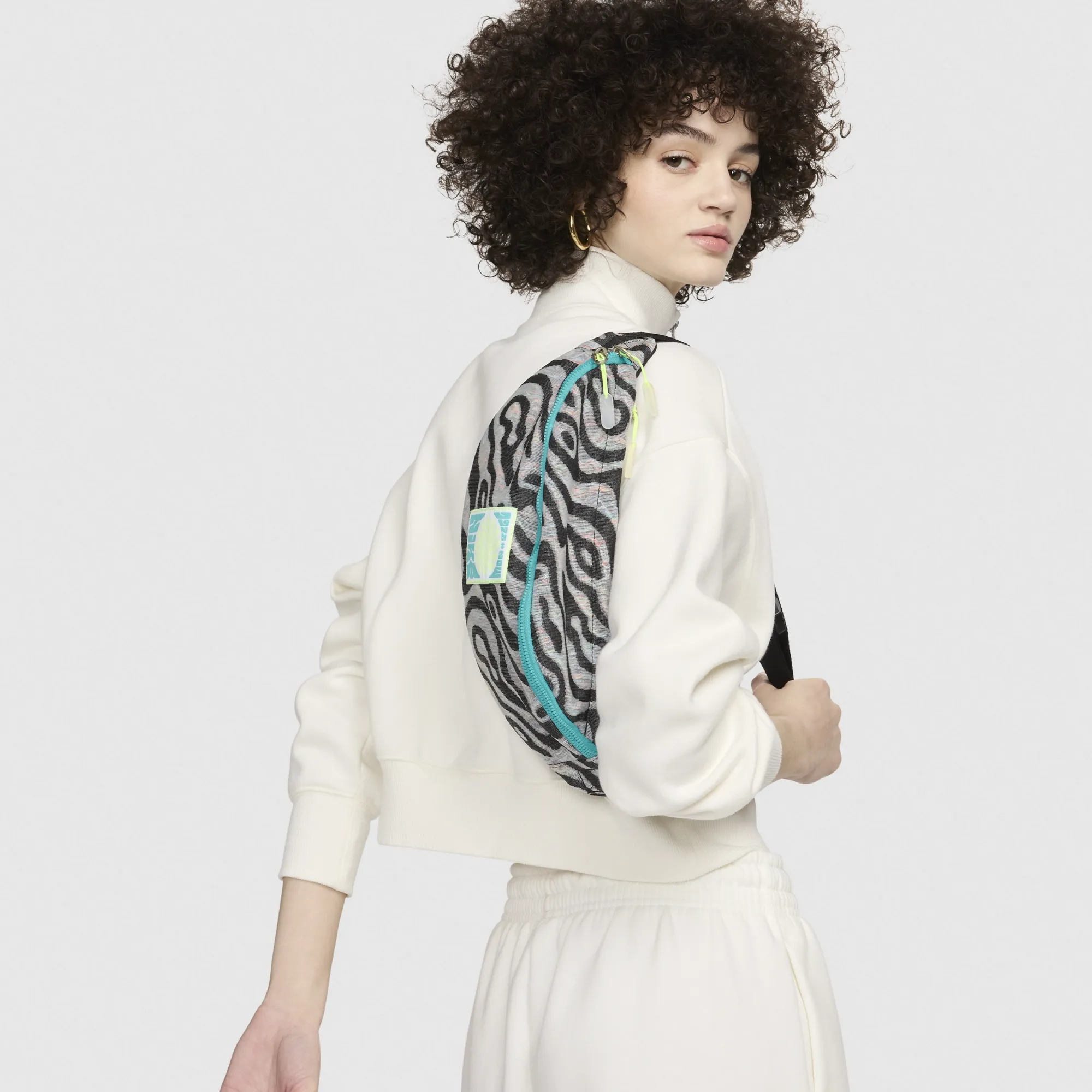 Nike Sportswear Heritage Waistpack 3L