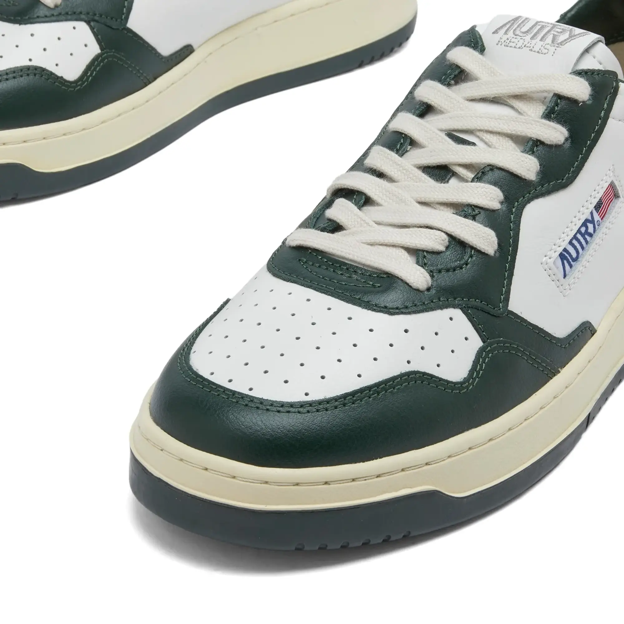 Crocs Autry Action Shoes MEDALIST LOW