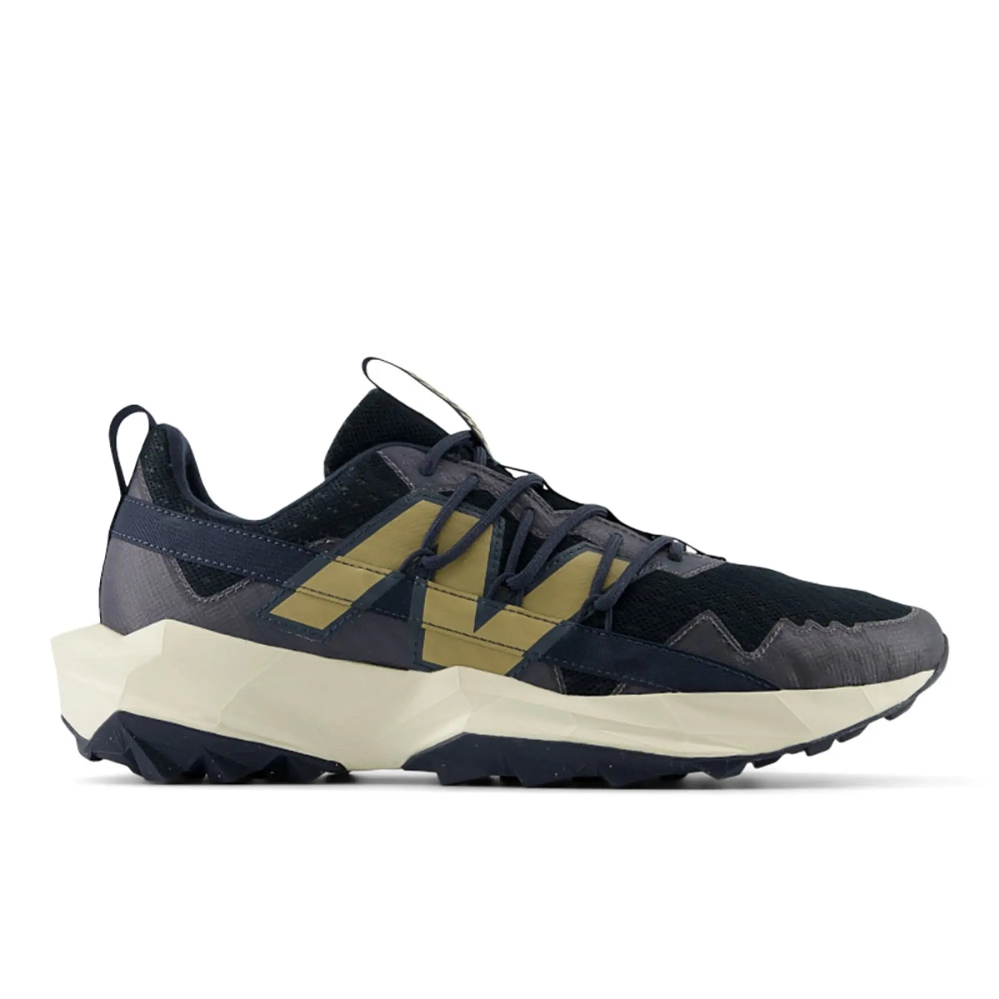 New Balance tektrel trainers in black & gold