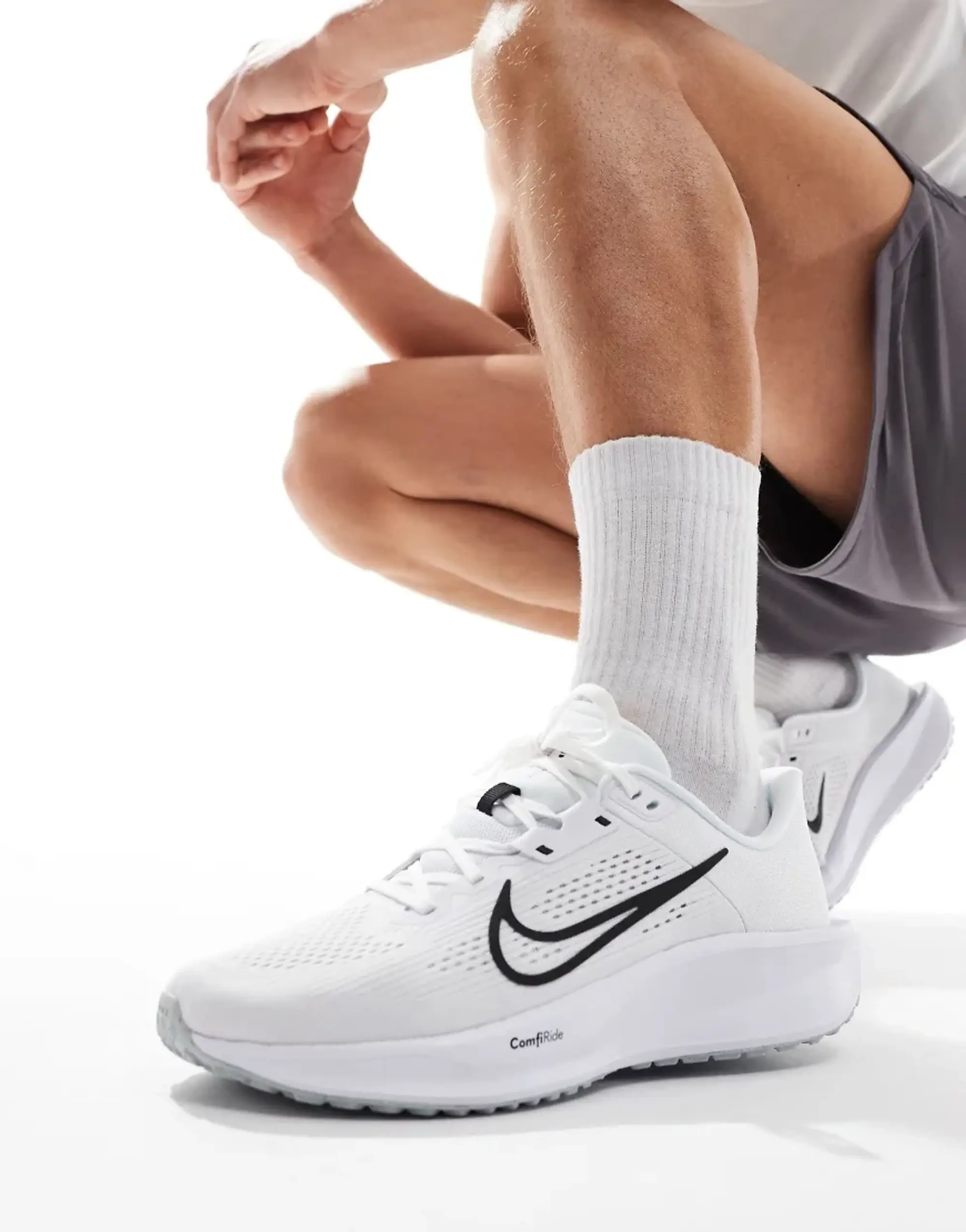Nike Running Quest 6 Trainers In White And Black