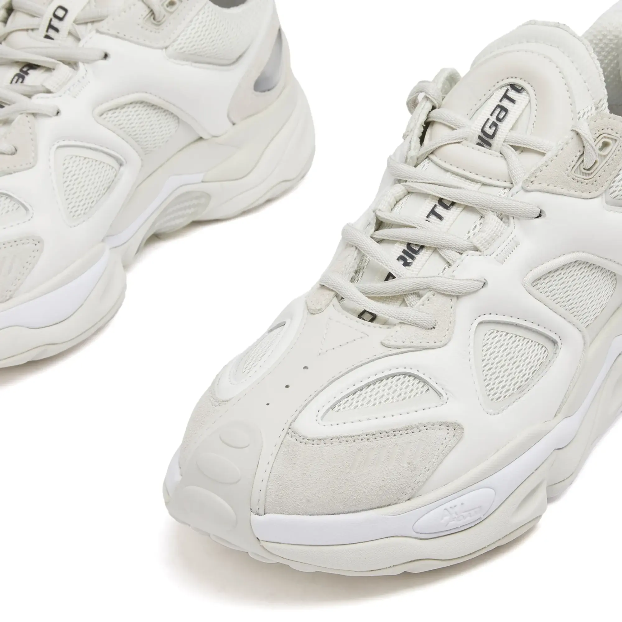 Axel Arigato Satellite Runner Sneaker - White/Beige