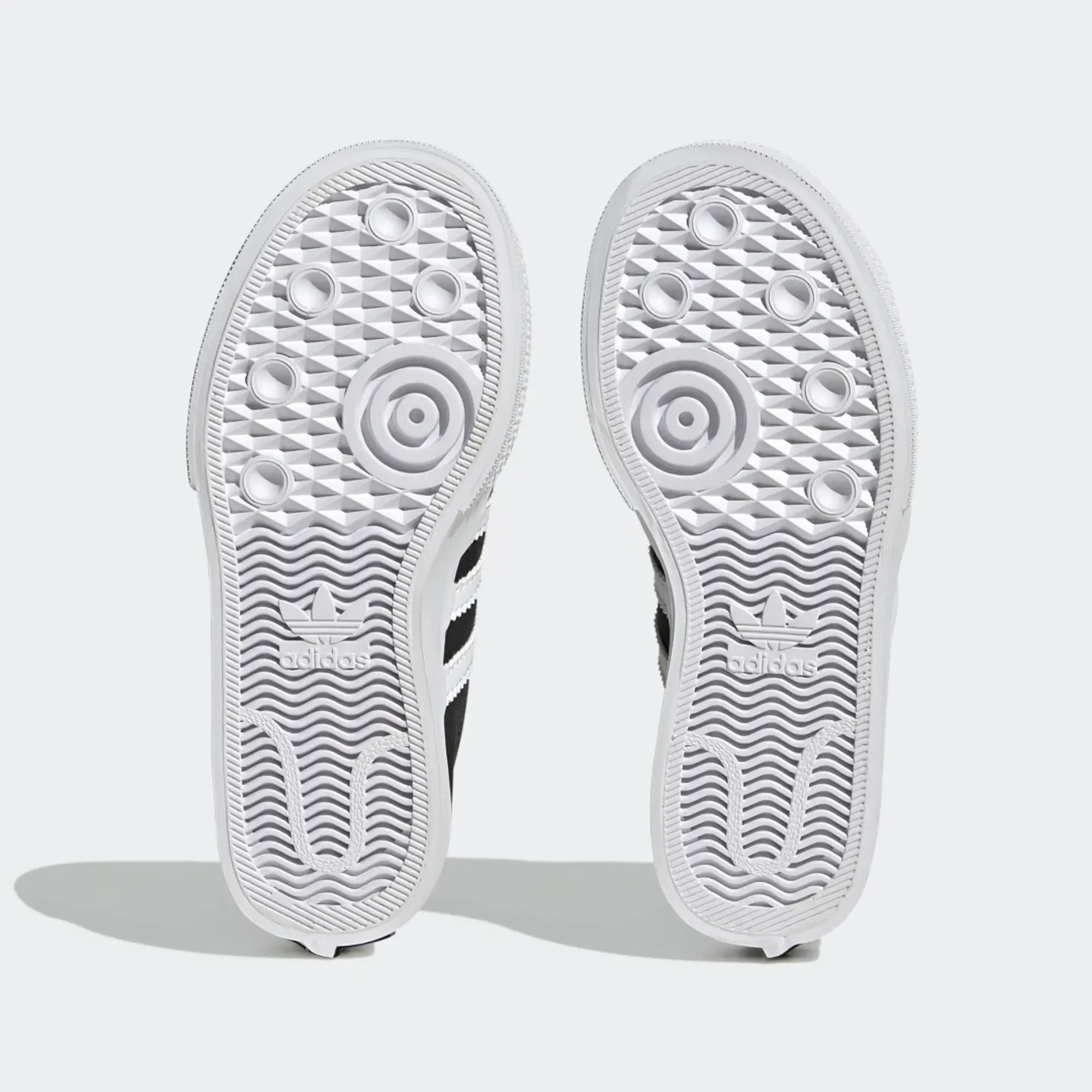 adidas black & white nizza platform mid Junior trainers