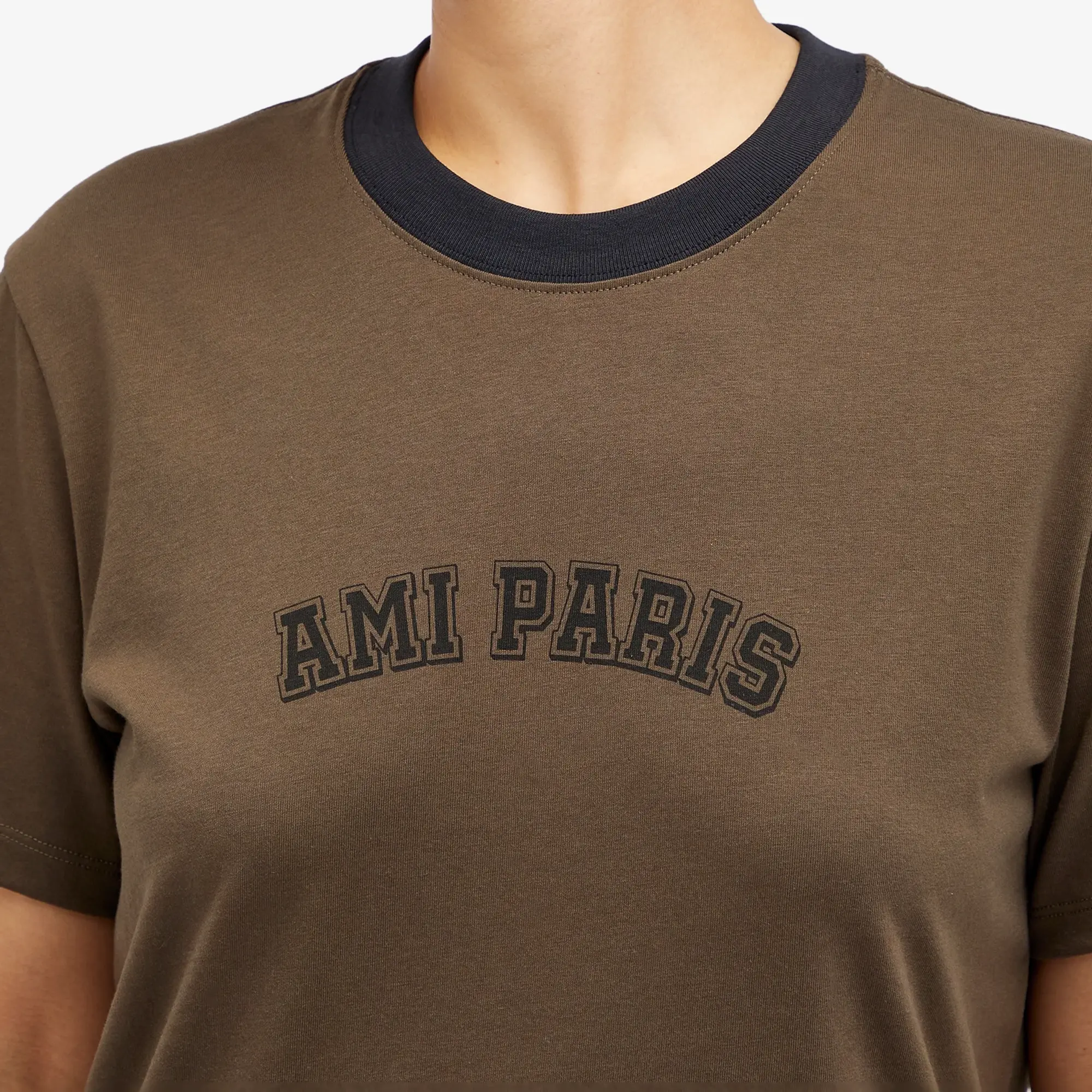 AMI Paris Women's AMI Paris Women's T-Shirt Dark Coffee