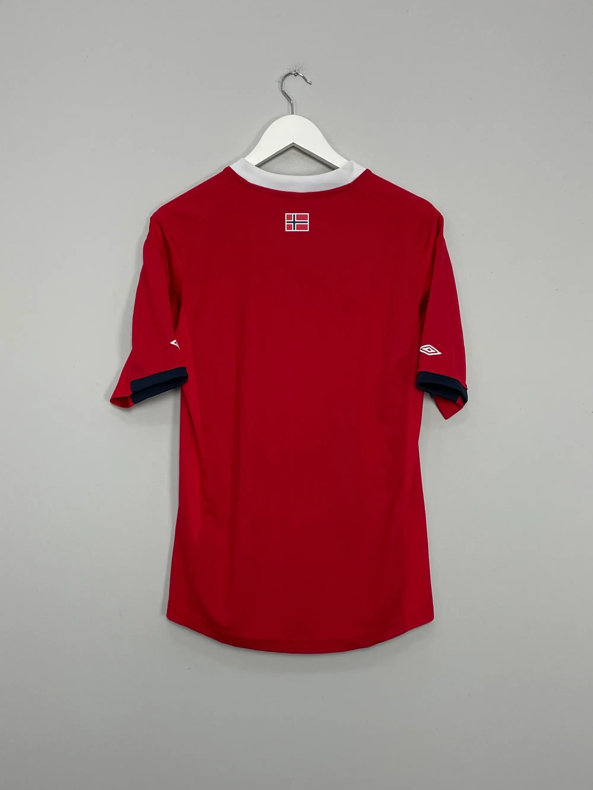 2010/11 NORWAY HOME SHIRT (S) UMBRO