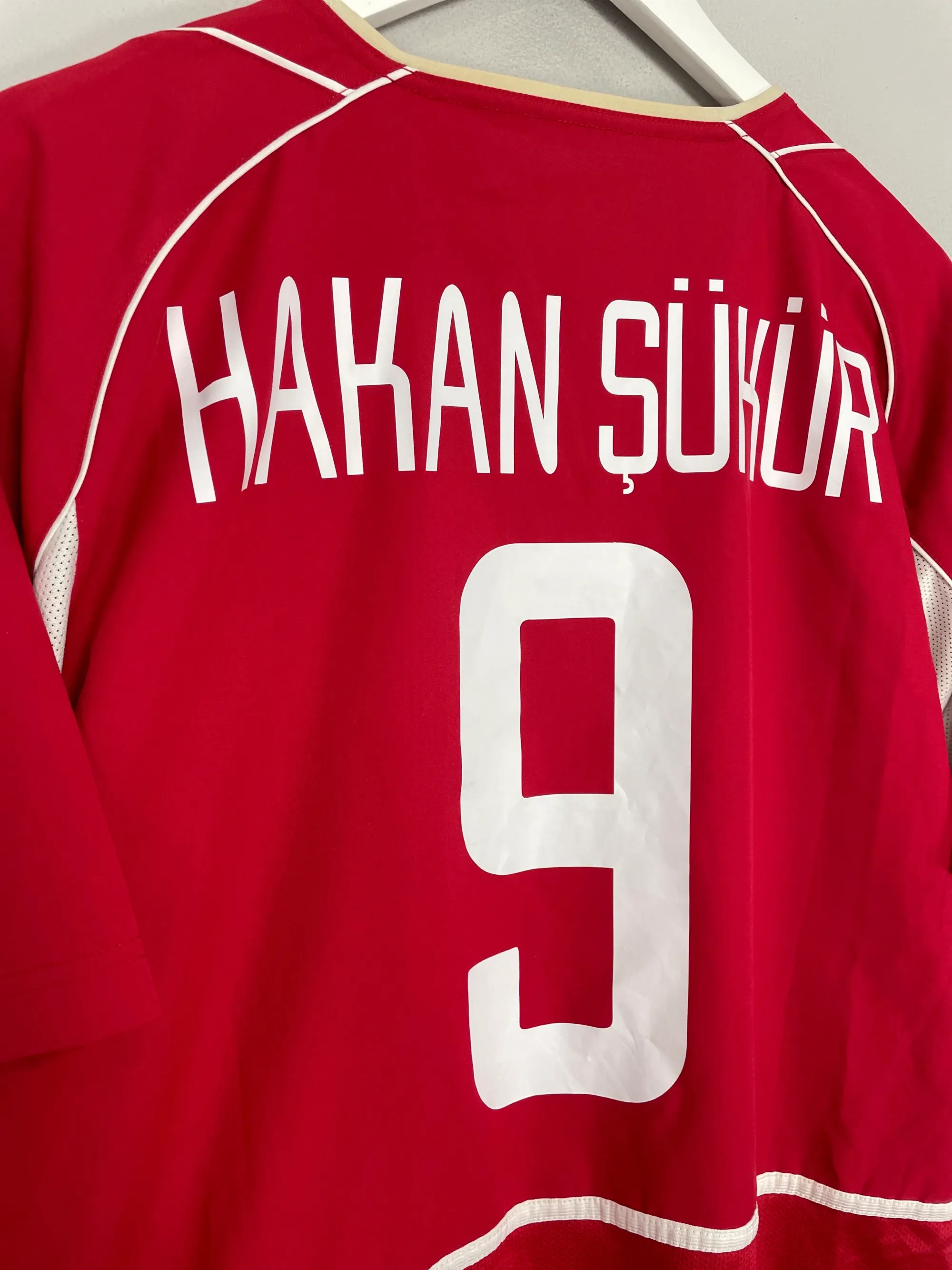 2002/04 TURKEY HAKAN SUKUR #9 HOME SHIRT (L) NIKE | 814664-086