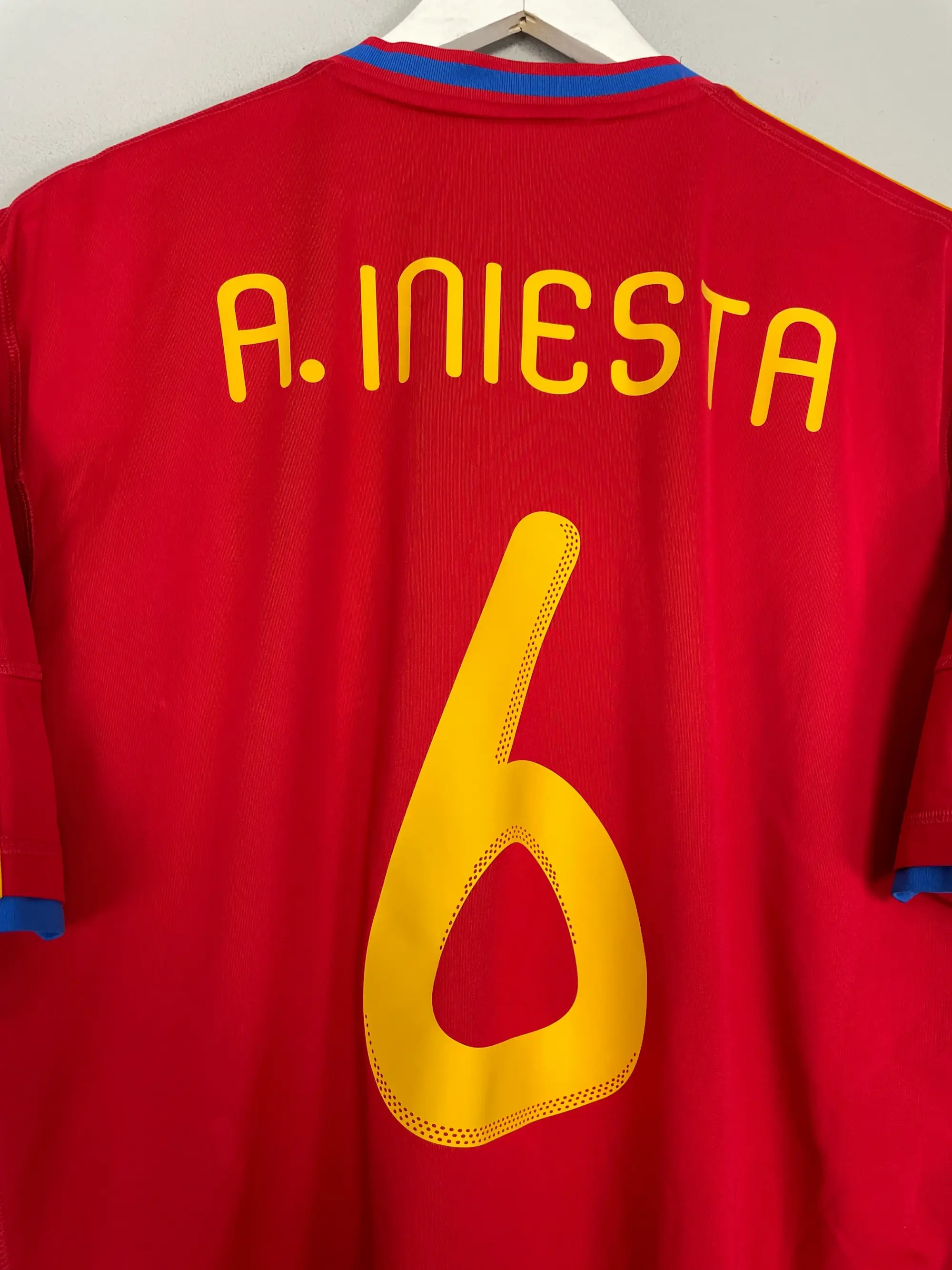 2010/11 SPAIN A.INIESTA #6 *BNWT* HOME SHIRT (XL) ADIDAS