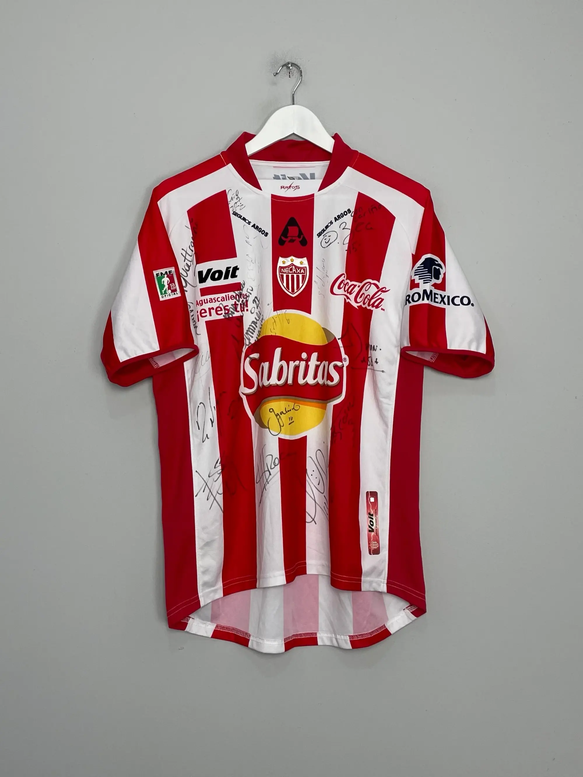 2008/09 NECAXA *SQUAD SIGNED* HOME SHIRT (M) VOIT