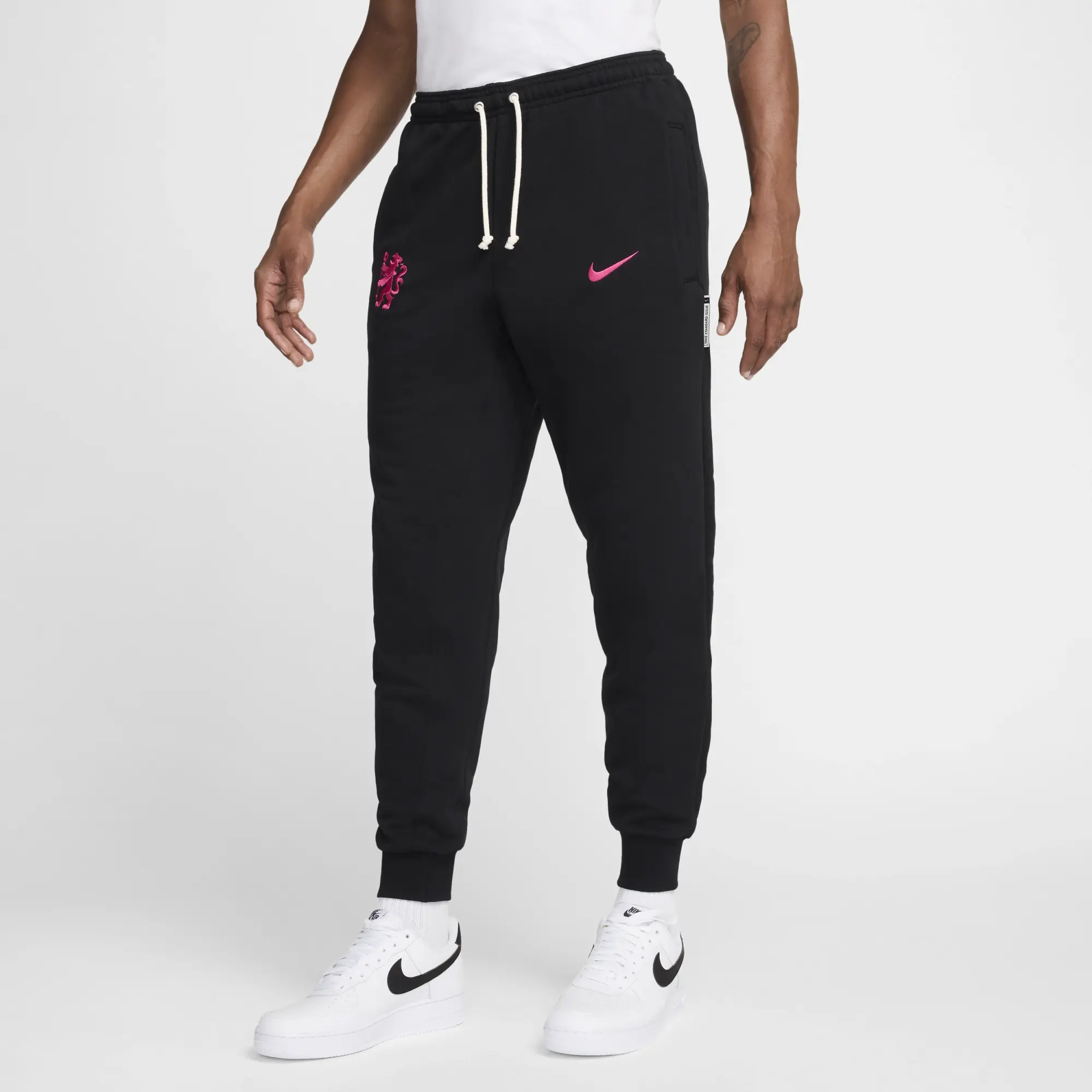 Chelsea Nike Taper Pant - Black
