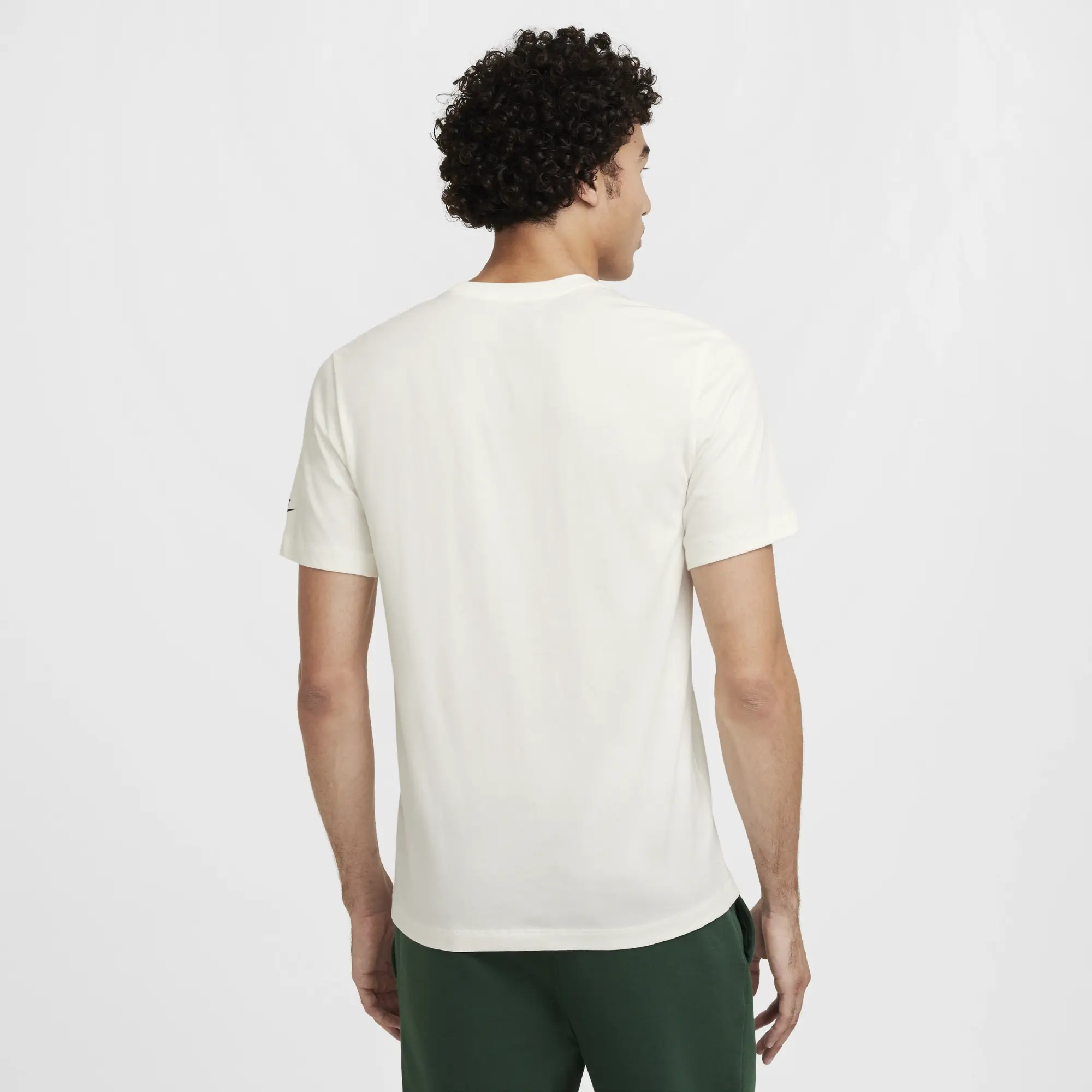 Nike Sportswear Club Men's T-Shirt - White - Cotton/Polyester