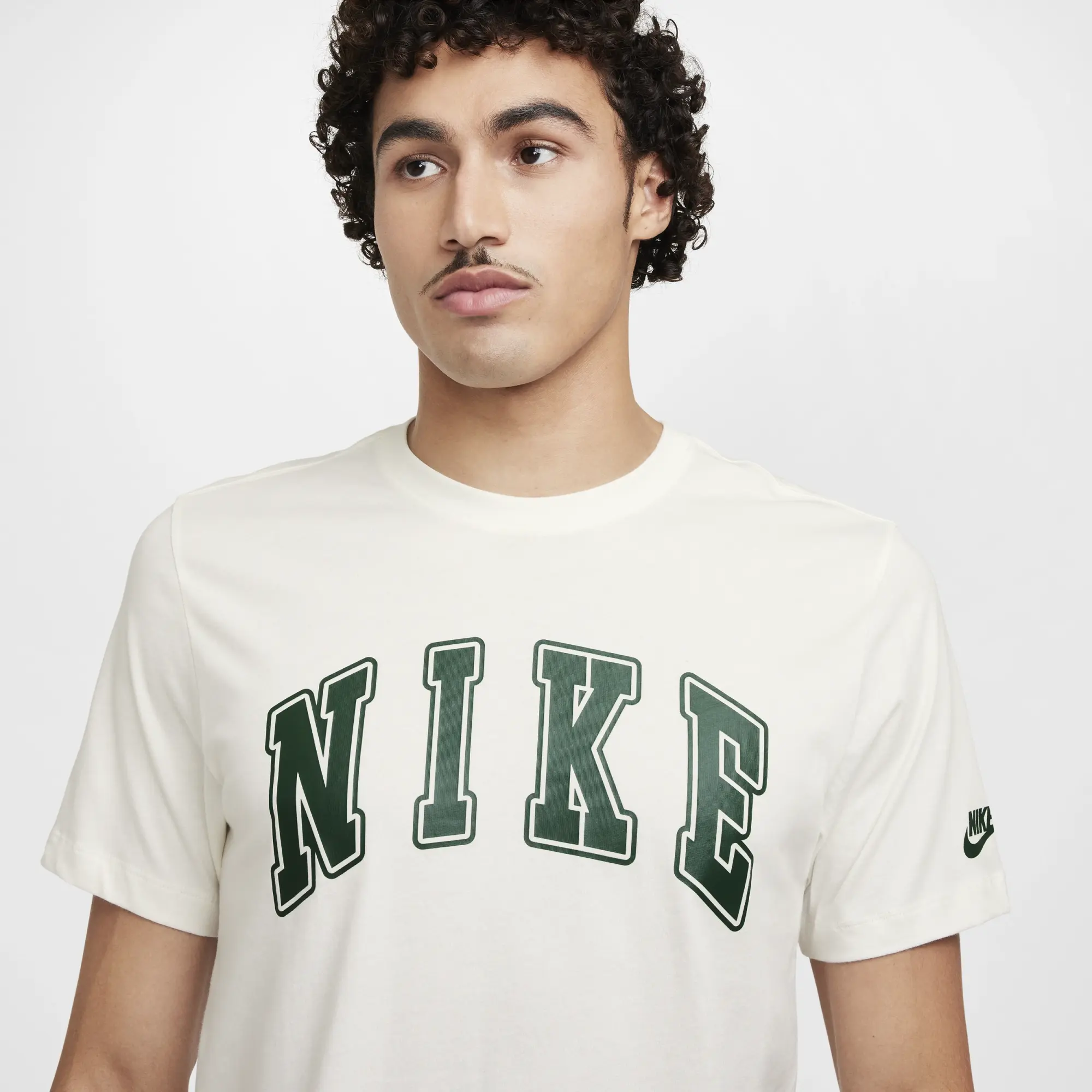 Nike Sportswear Club Men's T-Shirt - White - Cotton/Polyester