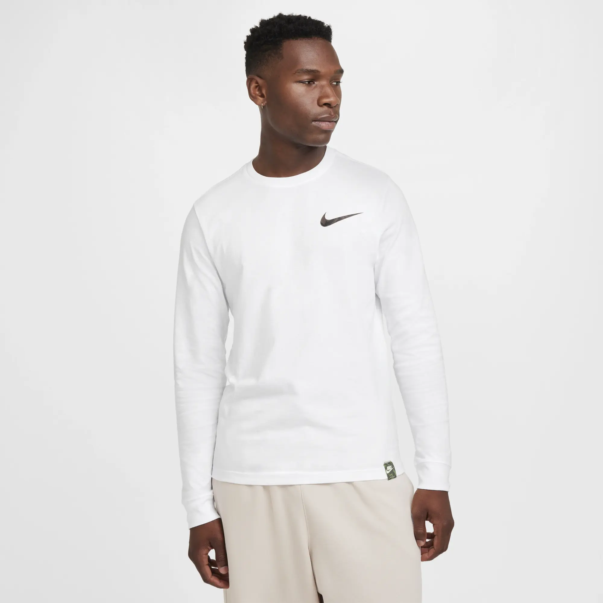 Nike Sportswear Club Long sleeve T shirt White Cotton Polyester FZ7956 100 FOOTY.COM