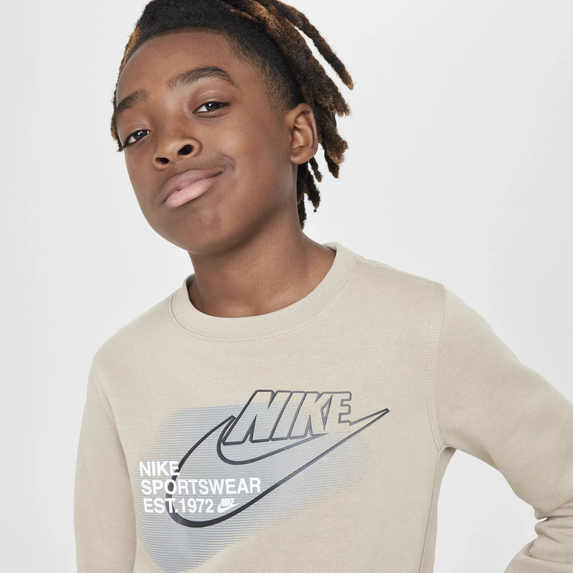 Nike Sportswear Standard Issue Older Kids' (Boys') Crew-Neck Sweatshirt - Brown - Cotton/Polyester