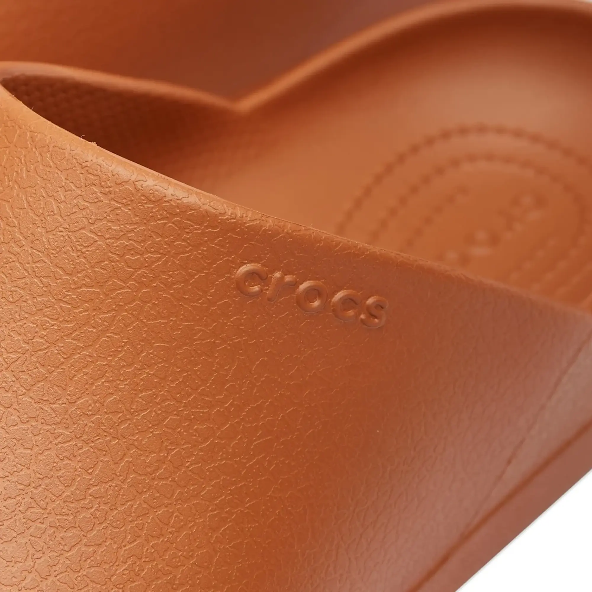 Crocs Unisex Dylan Clogs In Cognac Tan-Brown