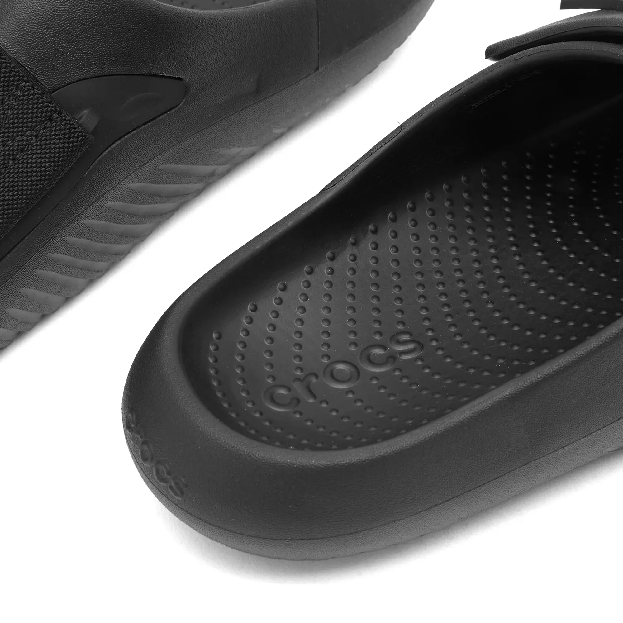 Crocs | Unisex | Mellow Luxe Recovery | Slides | Black | W7/M6