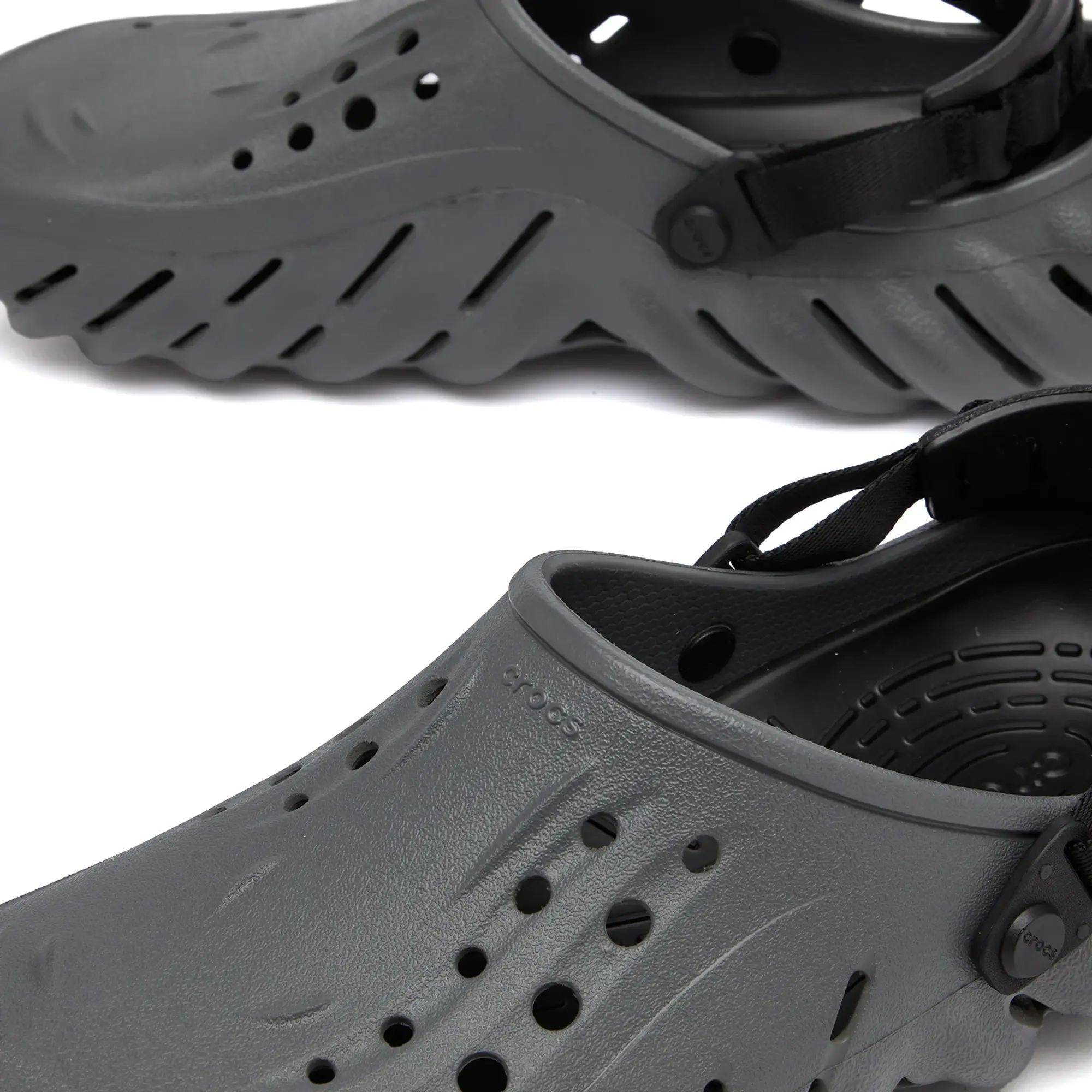 Crocs Unisex Echo Clogs In Slate Grey