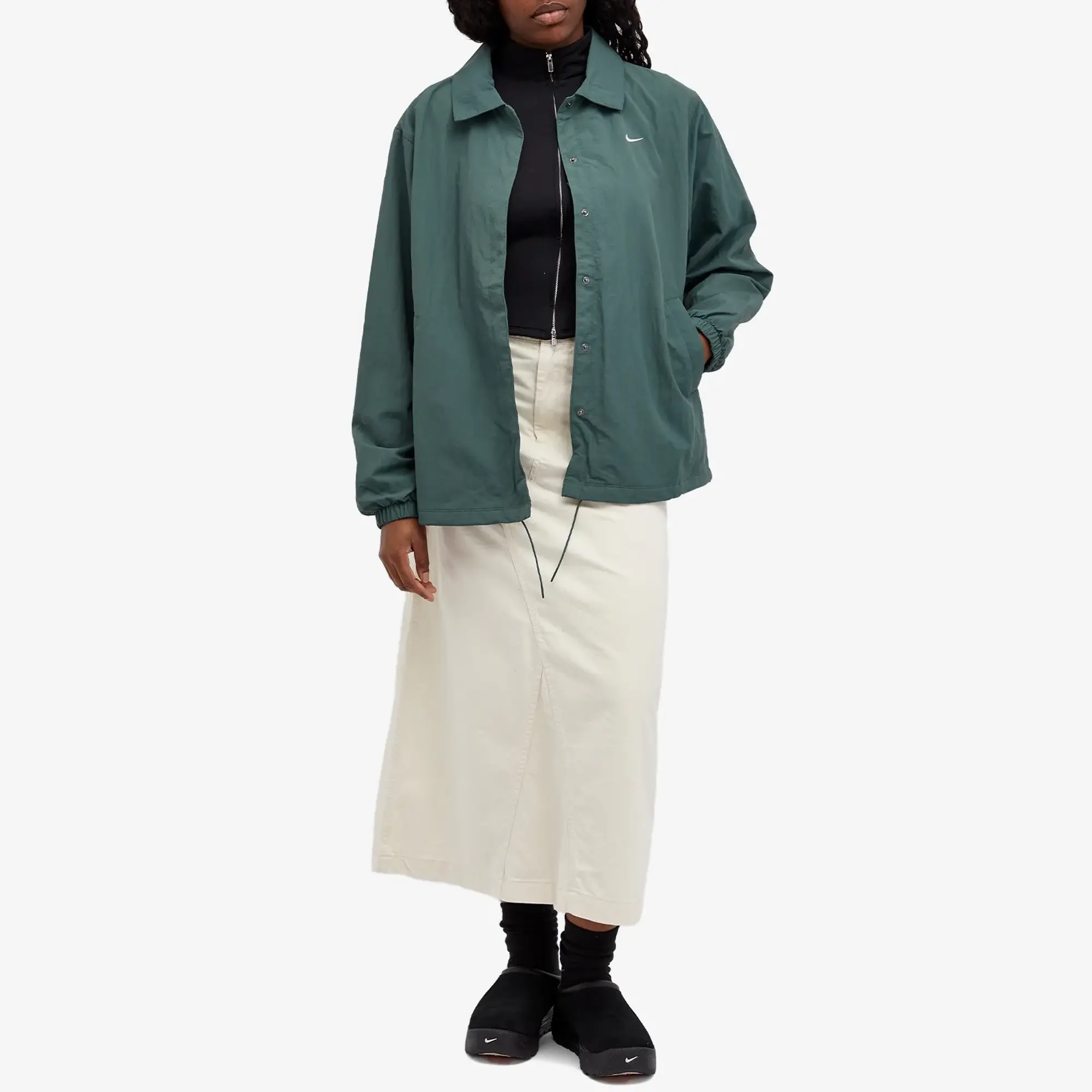 Nike Women's Essential Woven Coach Jacket Green/White