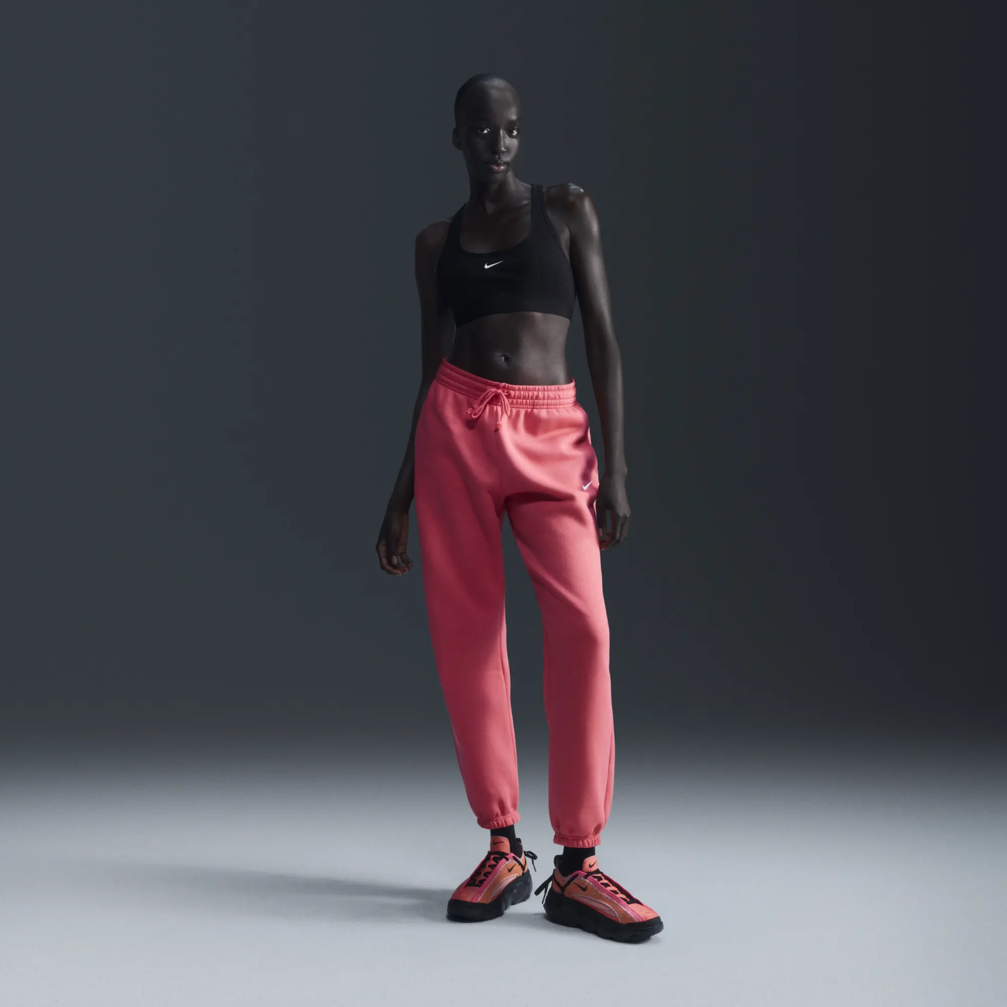 Nike Swoosh Light-Support Women's Non-Padded Sports Bra - Black - Polyester/Elastane