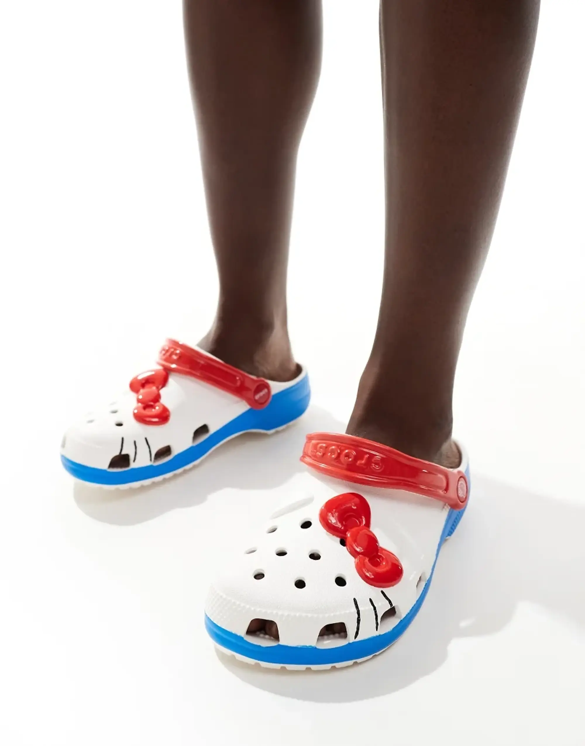 Crocs | Unisex | Hello Kitty Classic | Clogs | White | M12