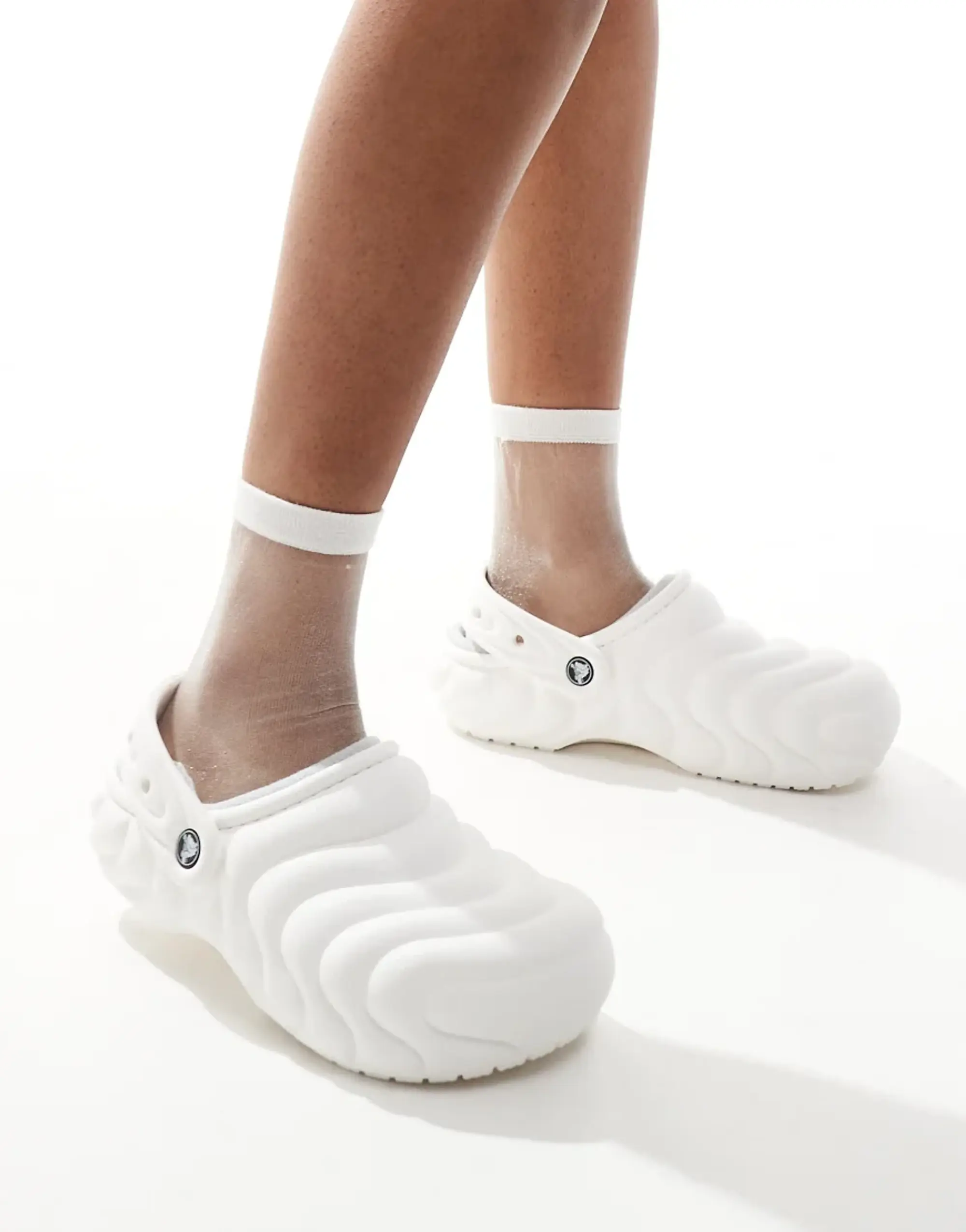 Crocs | Unisex | Classic Lined Overpuff | Clogs | White | M12