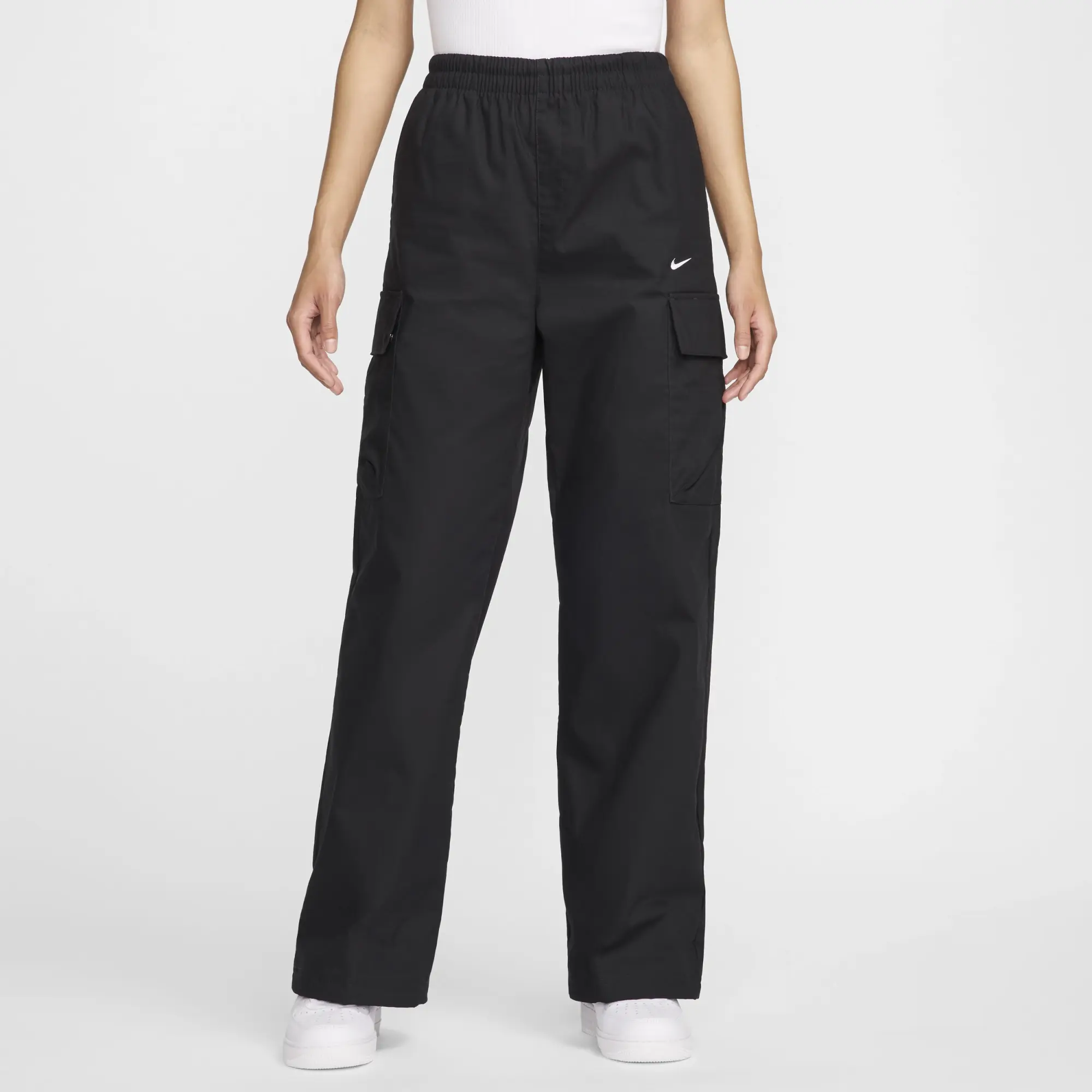 Nike Women's Essential Woven Cargo Pant Black/White