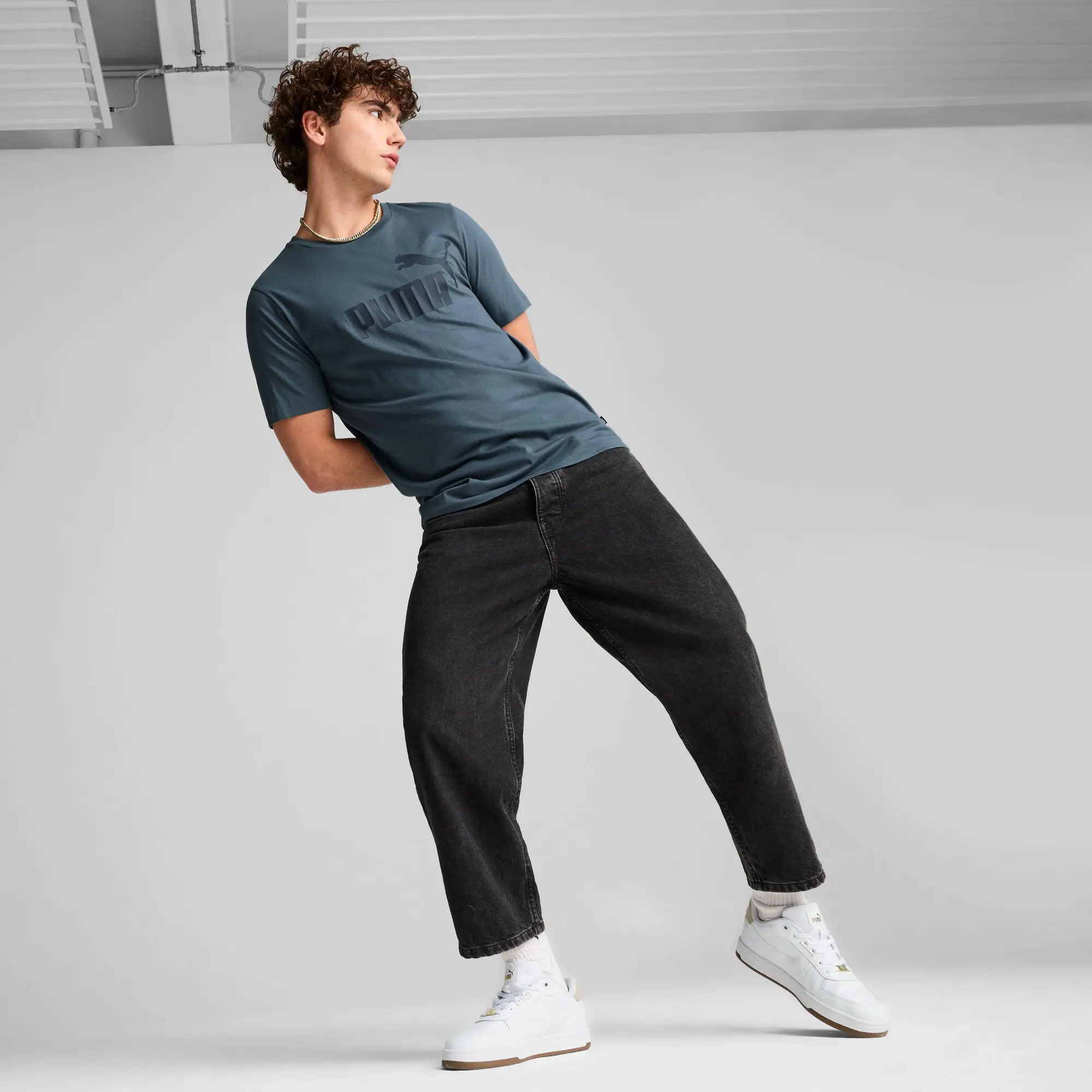 Puma Ess Logo Tee (S) T-Shirt Mens - Grey