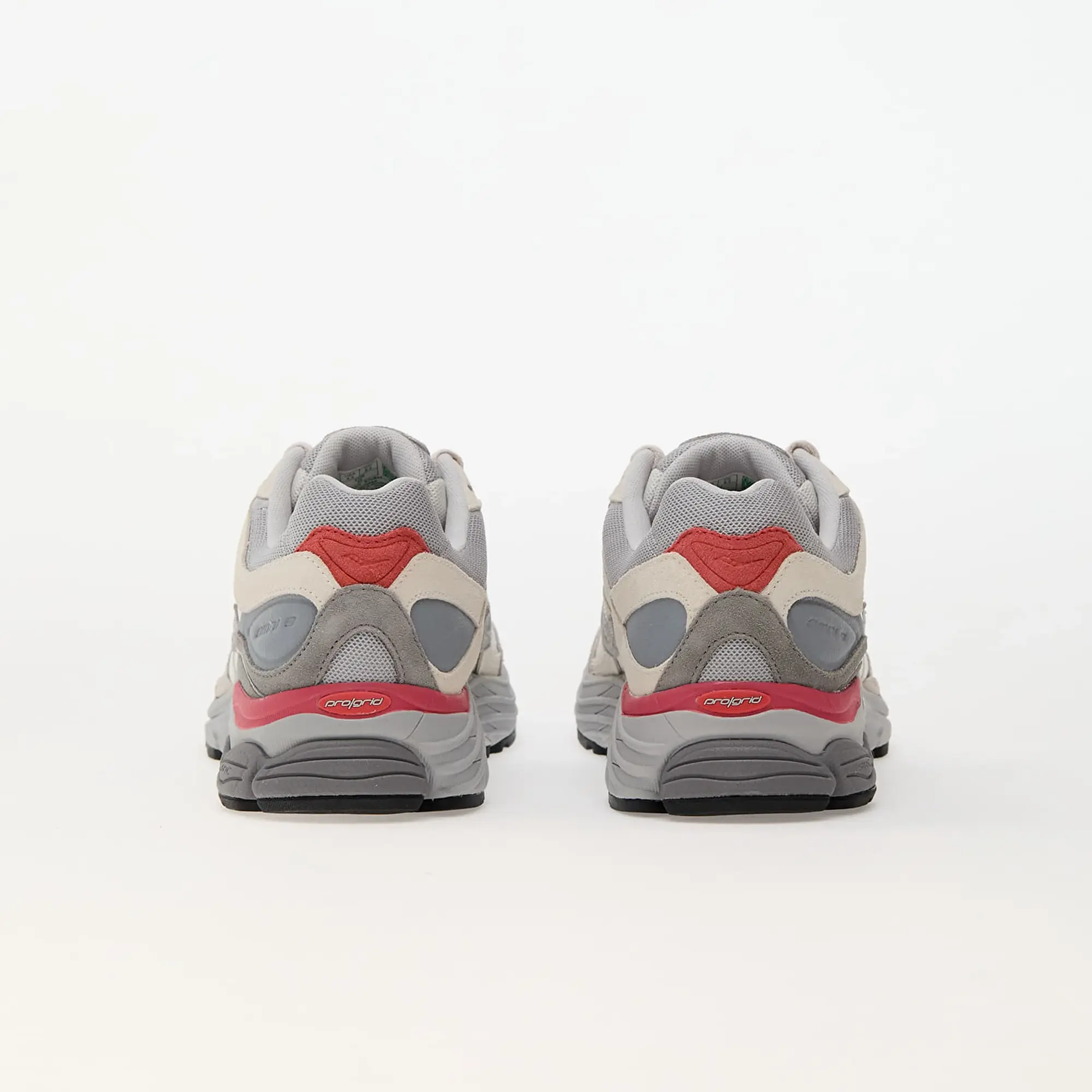 Saucony - ProGrid Omni 9 Premium in White