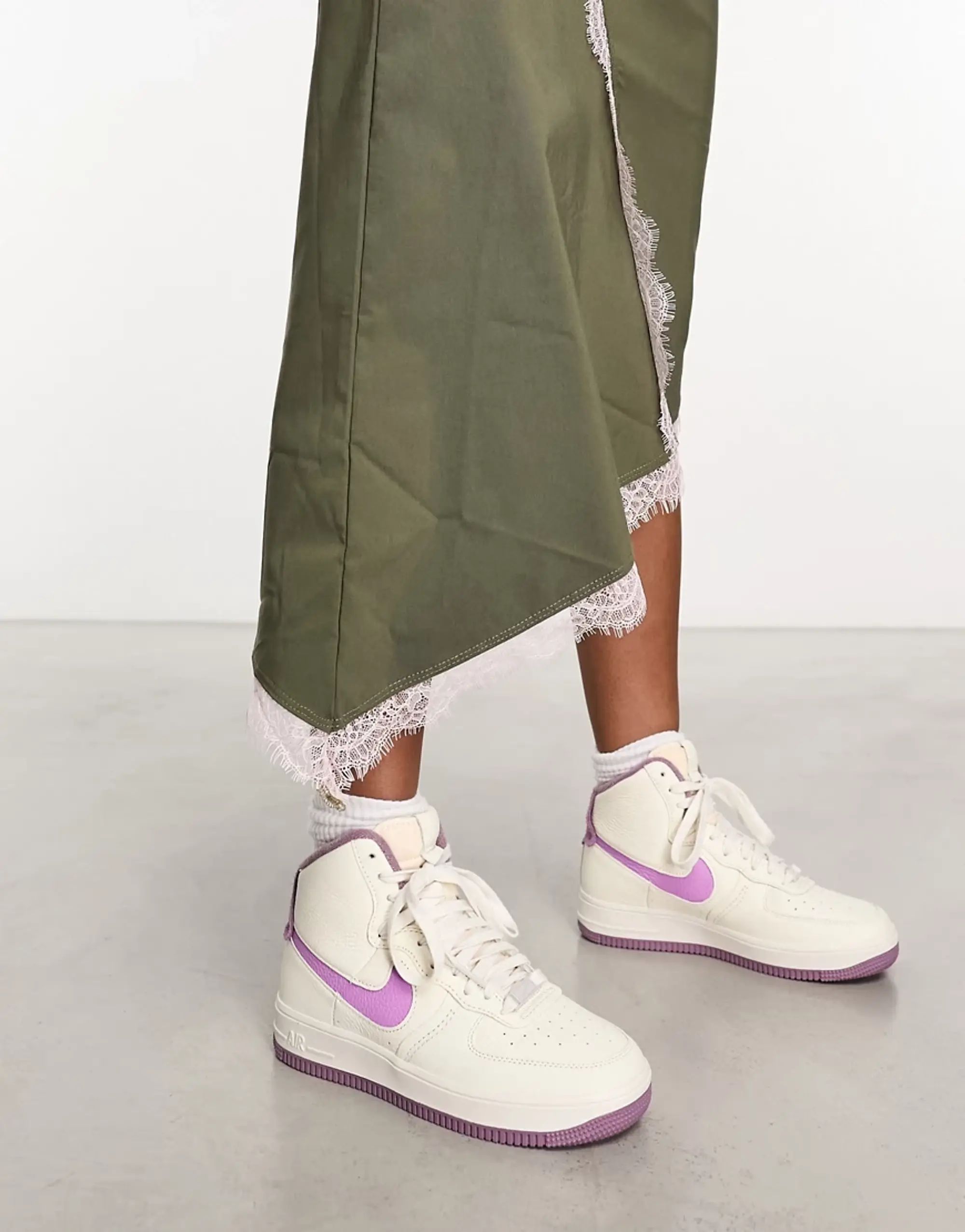 Nike Air Force 1 Sculpt Trainers In Ivory And Violet-White