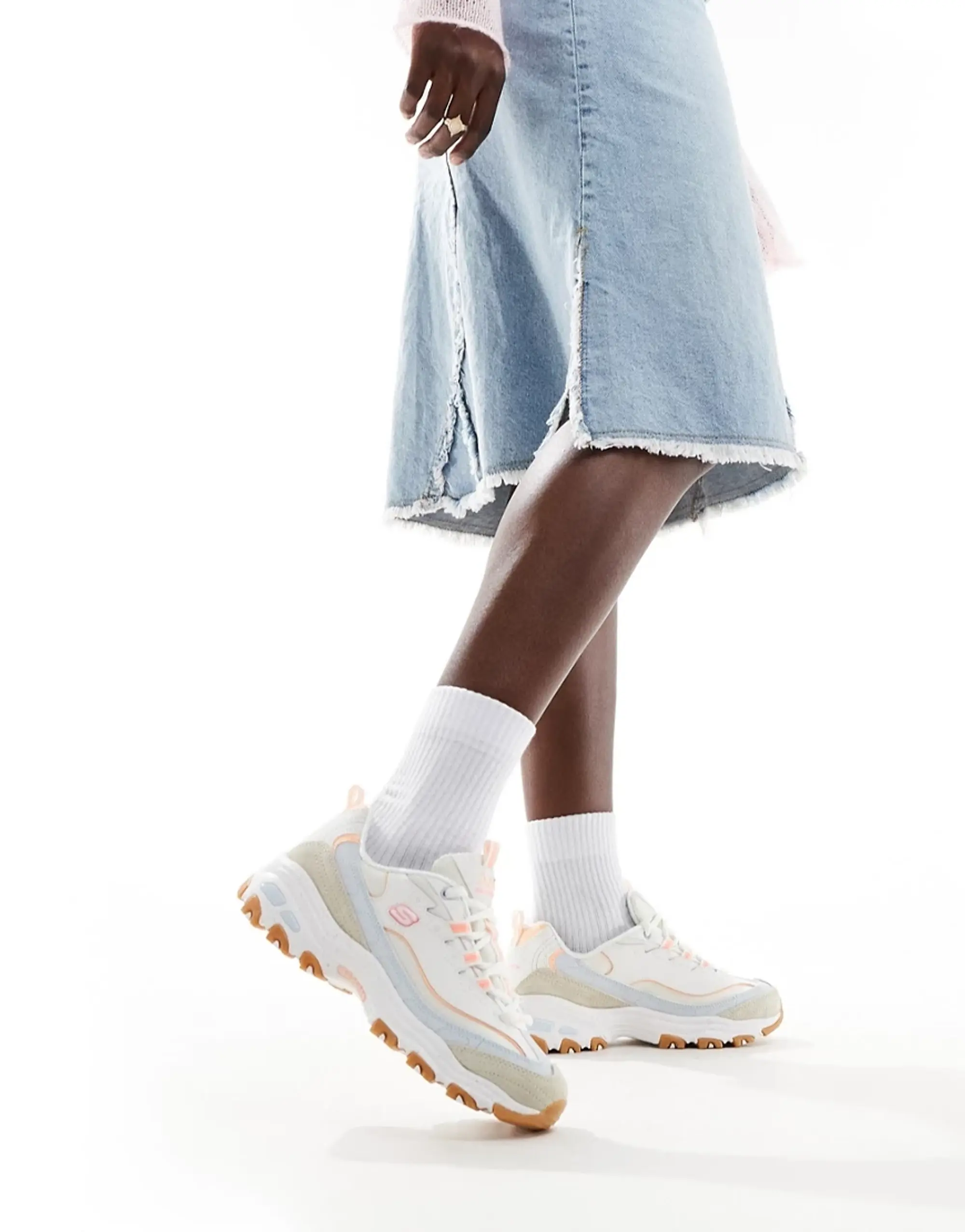 Skechers D'lites Bold Views Trainers In Beige Suede-Neutral