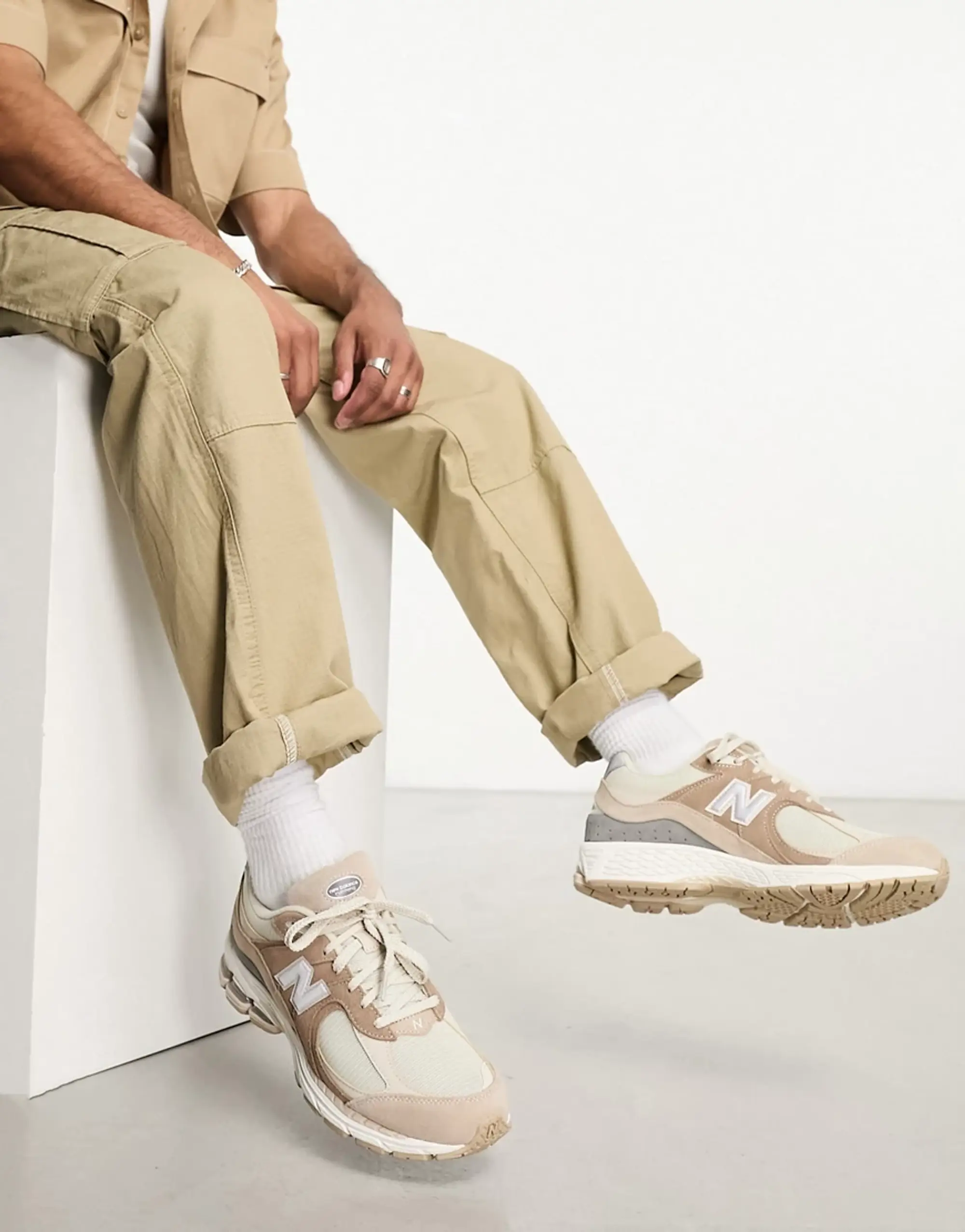 New Balance 2002 Sneakers In Tan & Grey - Tan-Brown