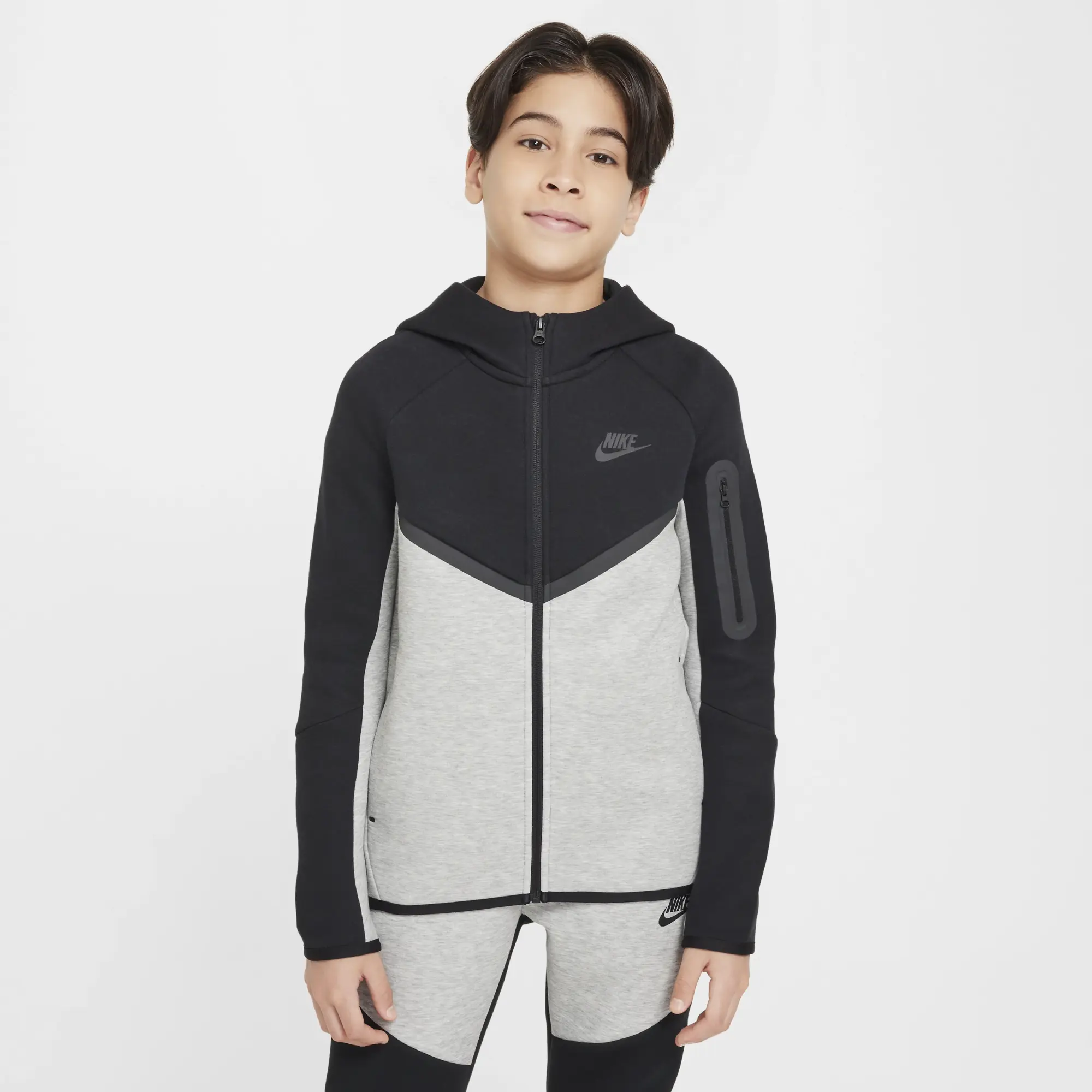 Nike Sportswear Tech Fleece Older Kids' Full-Zip Hoodie - Grey - Sustainable Blends Minimum