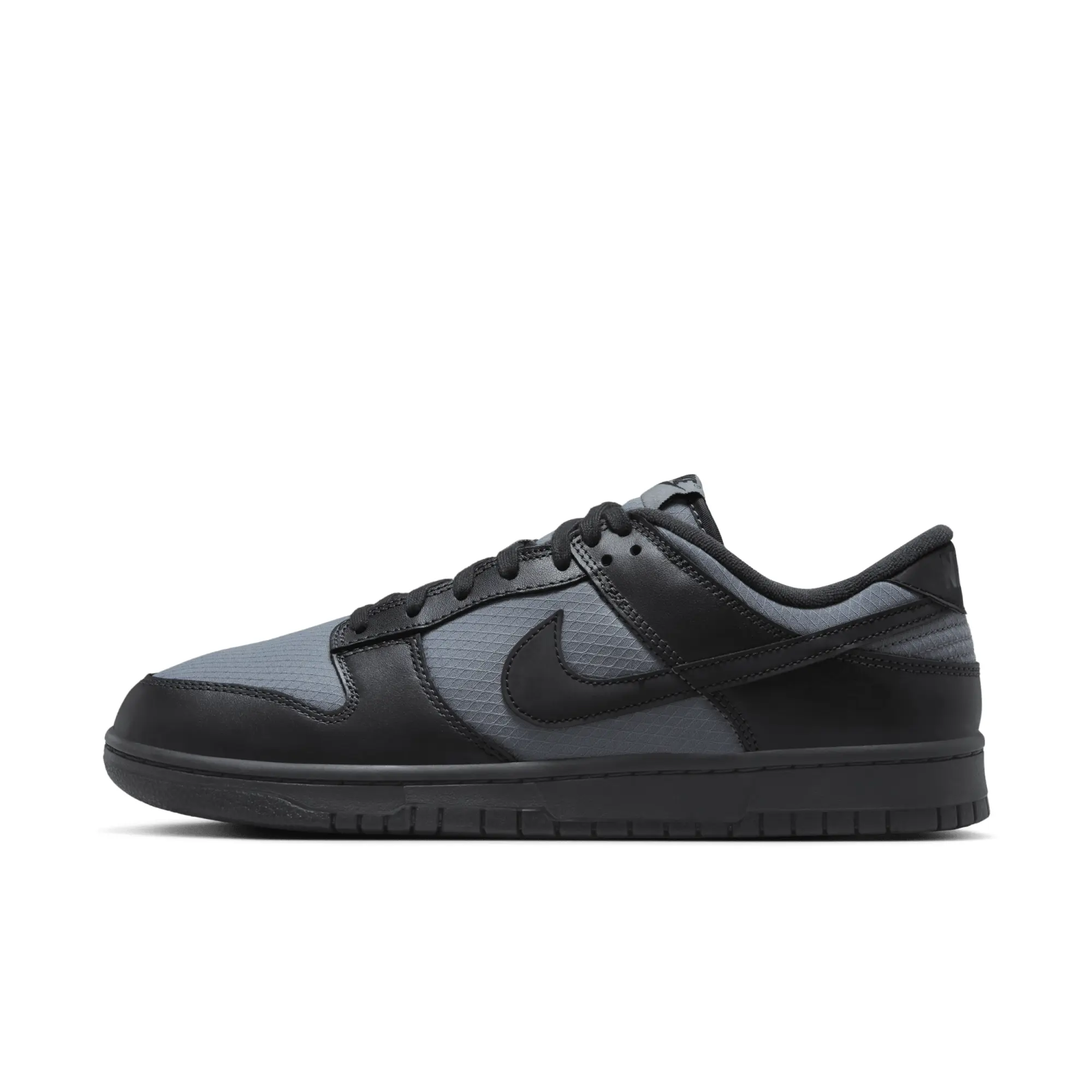 Nike Dunk Low Retro SE Winterised Trainer - Black - Size 10 - Black