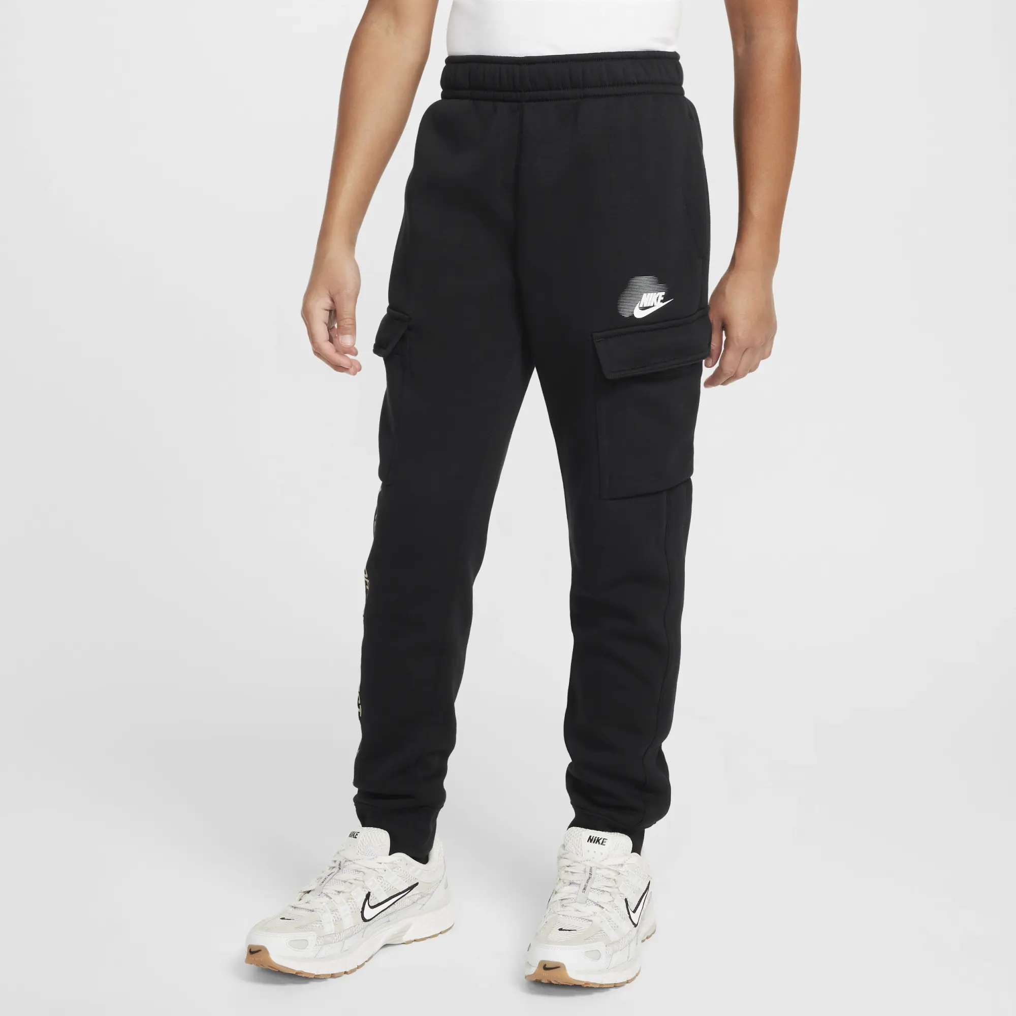Nike Sportswear Standard Issue Older Kids' (Boys') Cargo Trousers - Black - Cotton/Polyester