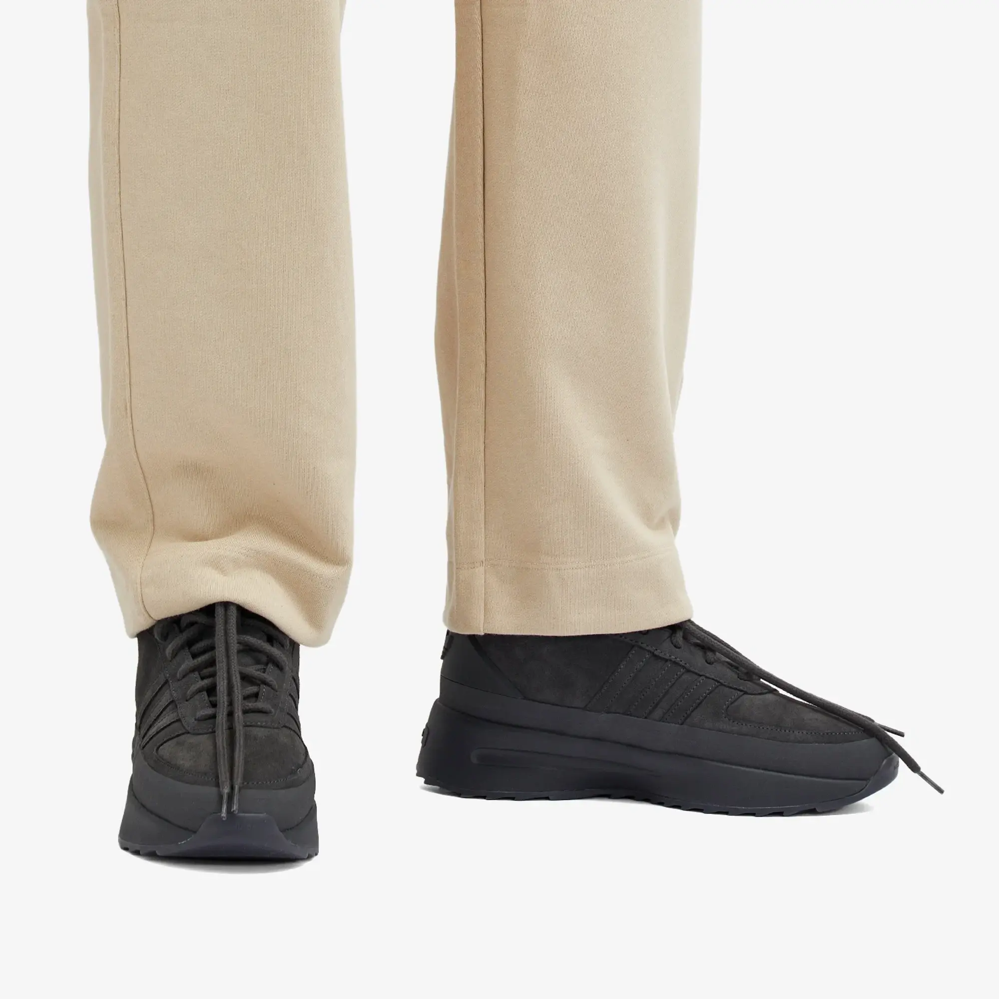 adidas Originals Adidas x Fear of God Athletics Los Angeles Hiker Carbon