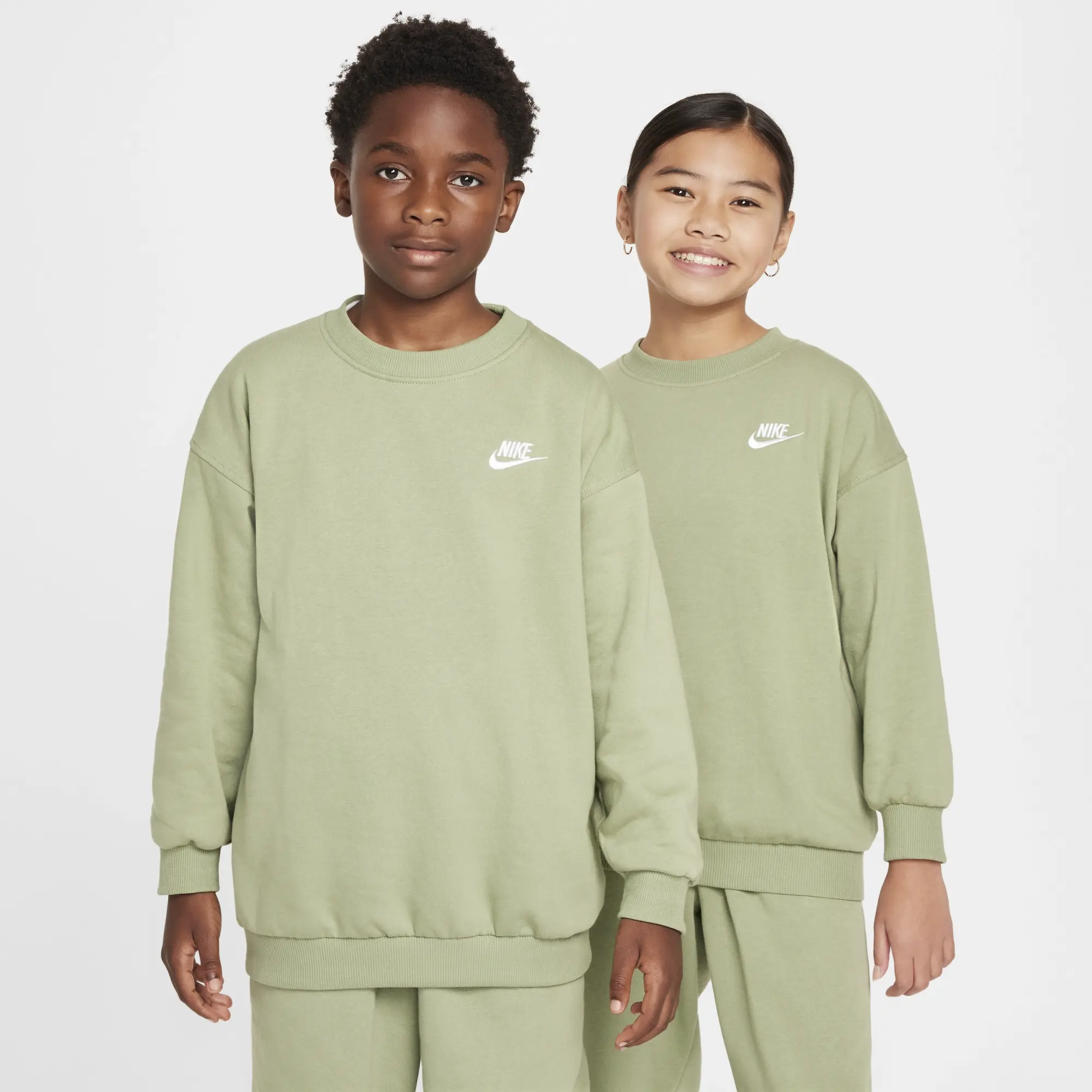 Nike Sportswear Club Fleece Older Kids' Oversized Sweatshirt - Green - Cotton/Polyester