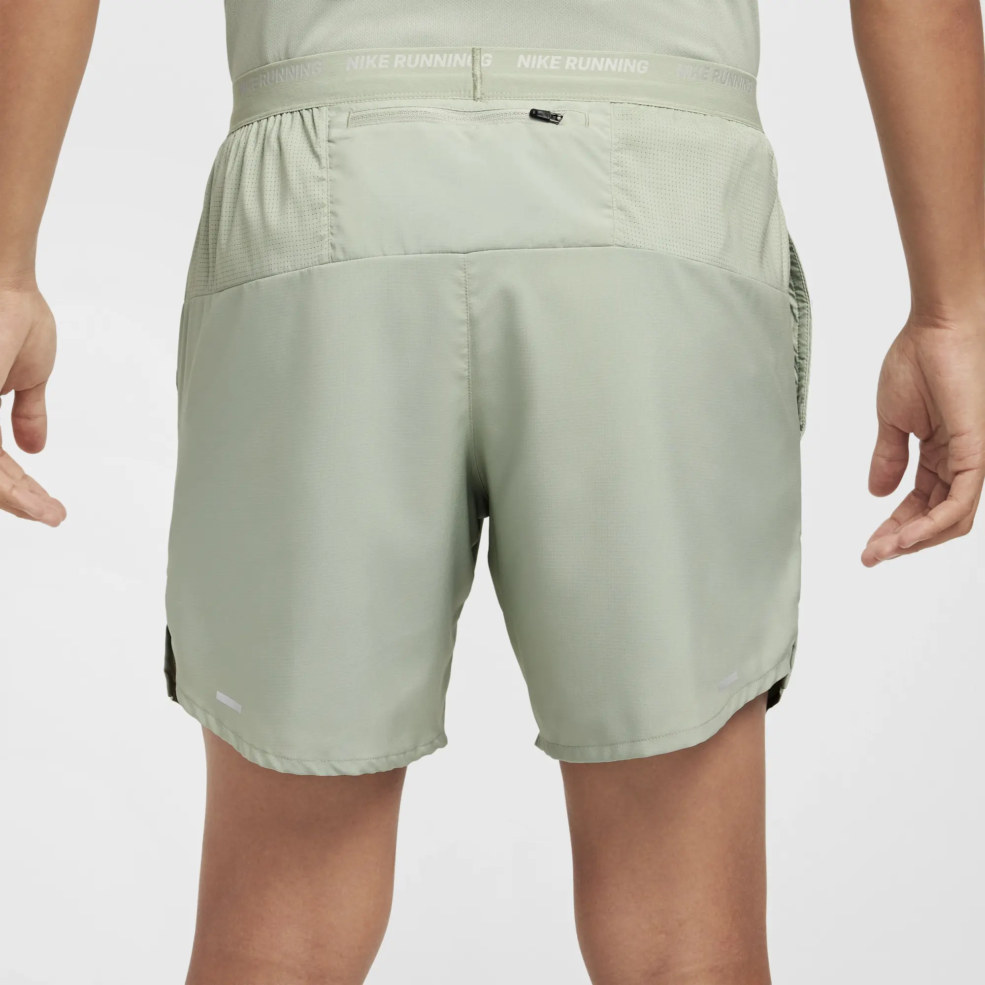 Nike Stride Men's Dri-FIT 18cm (approx.) Brief-Lined Running Shorts - Green - Recycled Polyester Minimum
