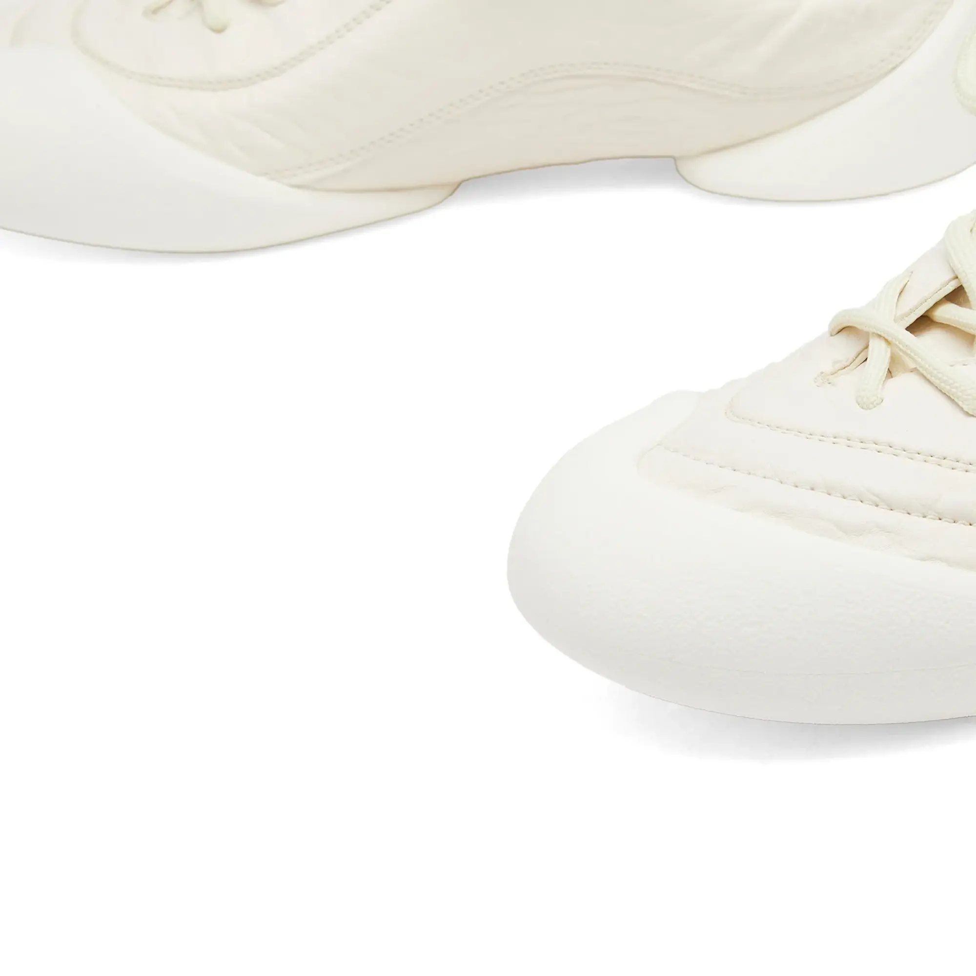 Alexander McQueen Men's Dumbo Grain Leather Sneaker Off White