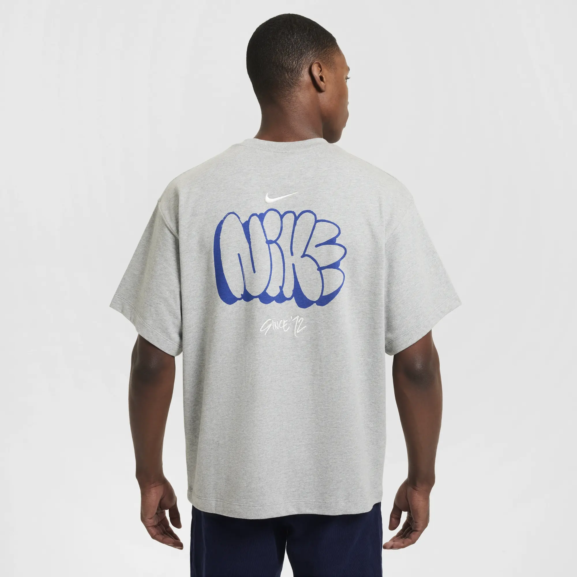 ★HYDROGEN★UNI Sorona Graffiti T-Shirt unisex Gray Nike Solo Swoosh Graffiti T-Shirt, Grey | HQ4182-063 | FOOTY.COM
