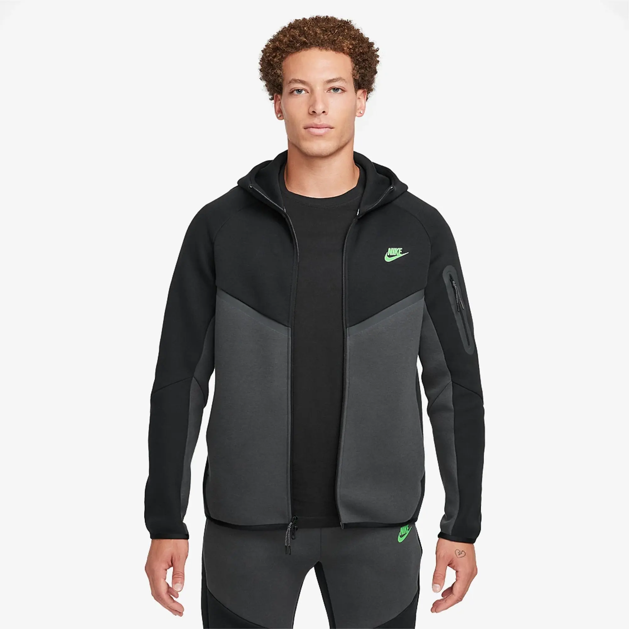 Nike Tech Fleece Windrunner Hoodie - Black - Size S - Black