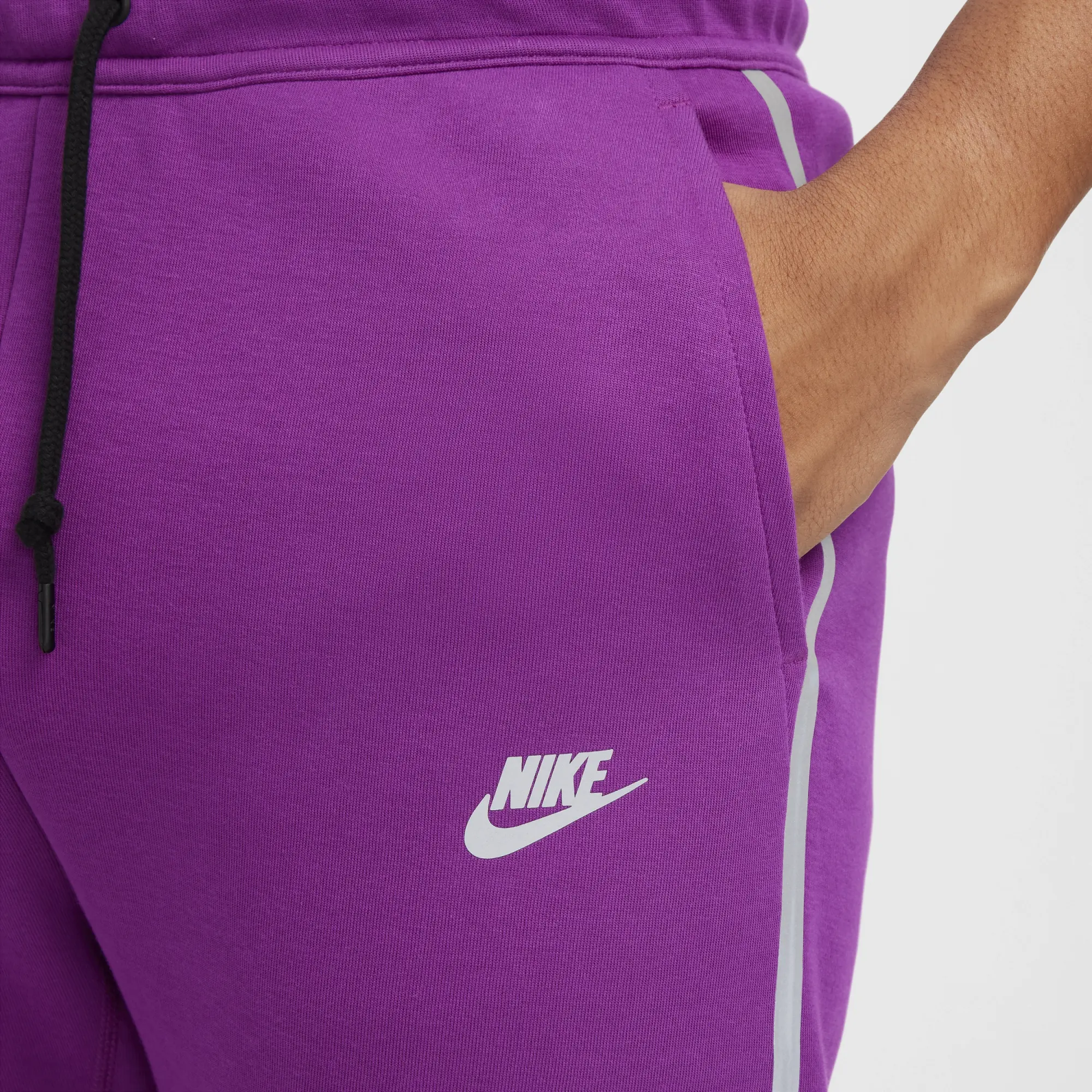 Nike Tech Men's Reflective Design Details Fleece Joggers - Purple - Polyester