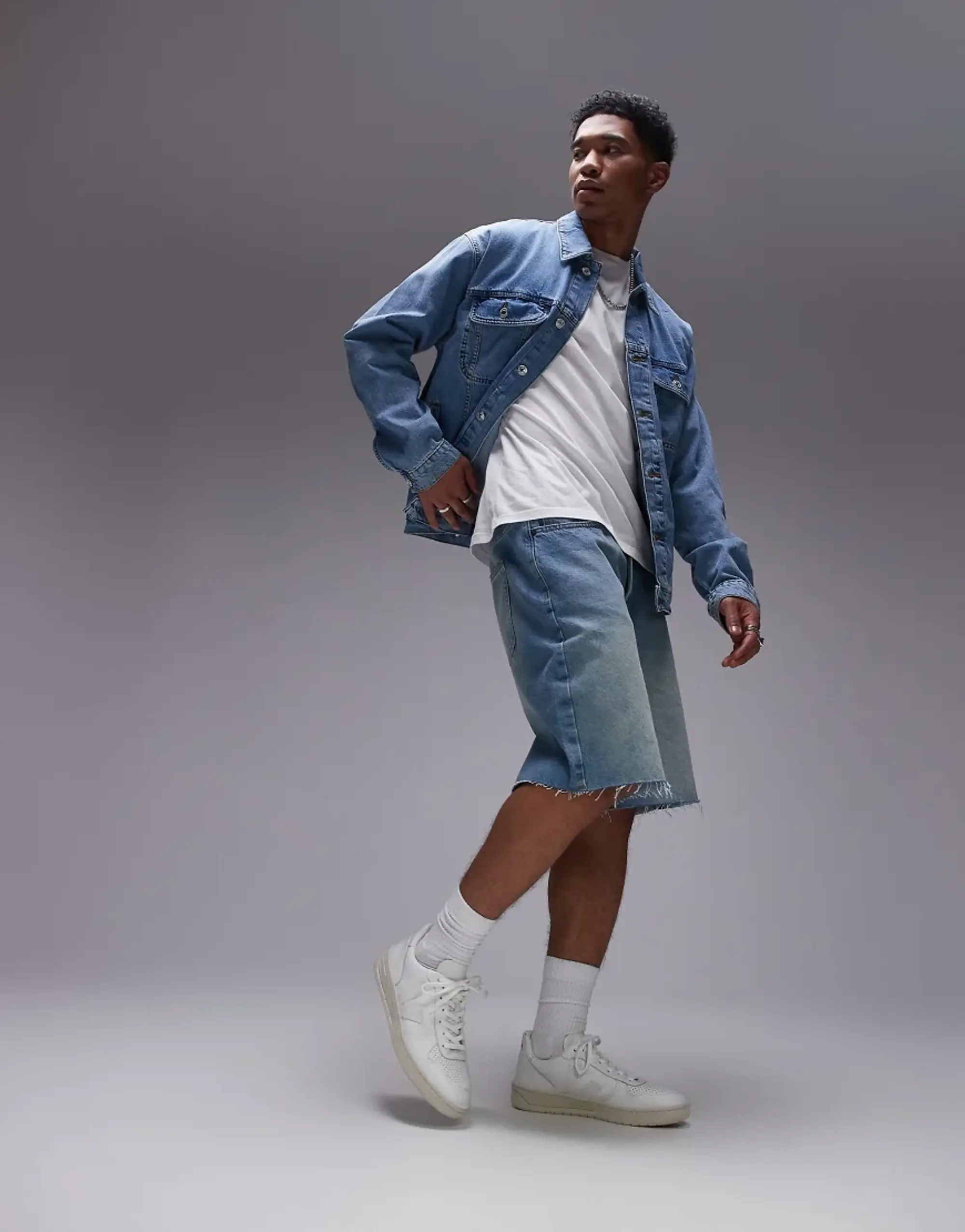 Veja  V-10  women's Shoes (Trainers) in White