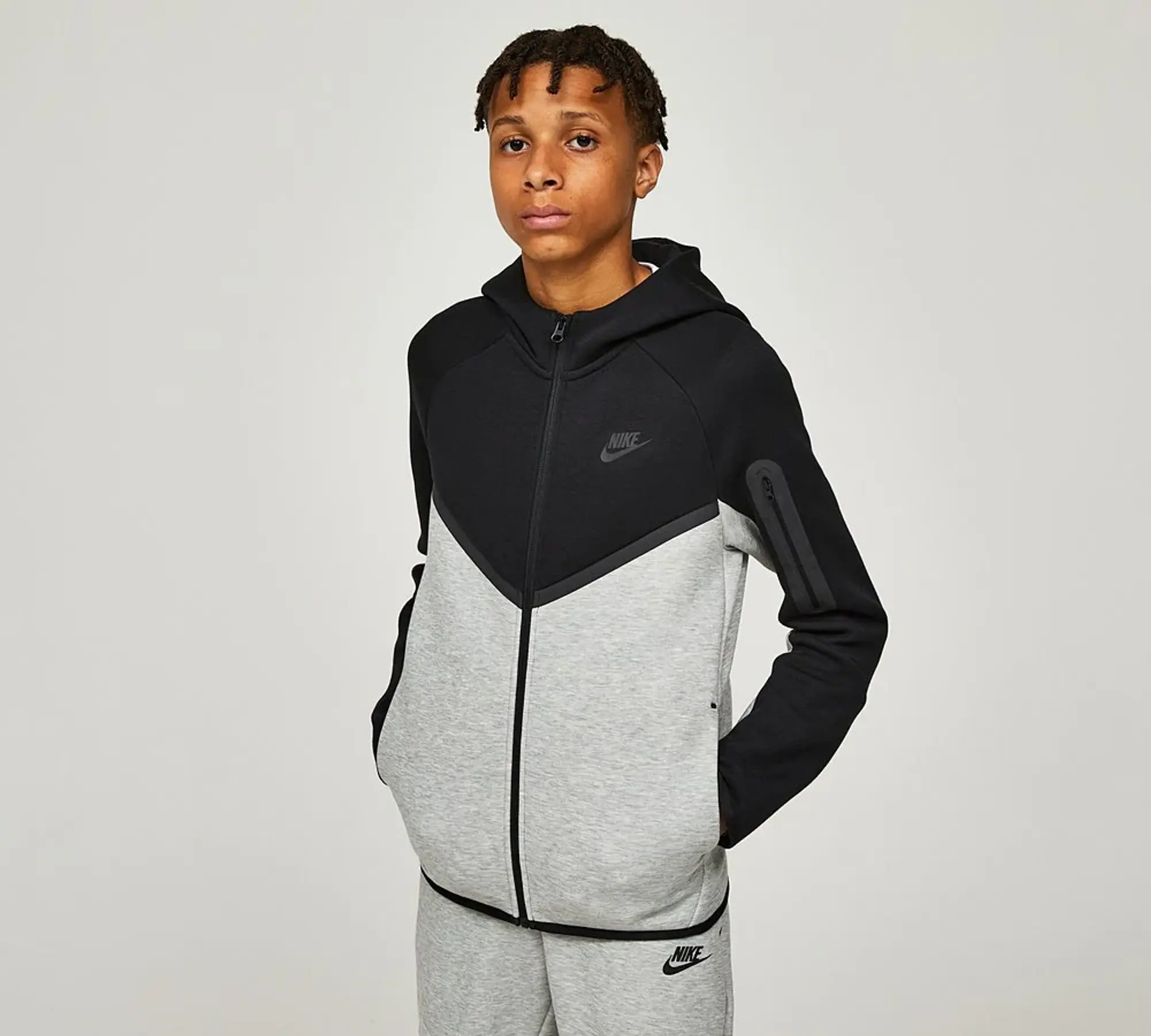 Nike Junior Tech Fleece Full Zip Hoodie - Grey - Size S/B - Grey