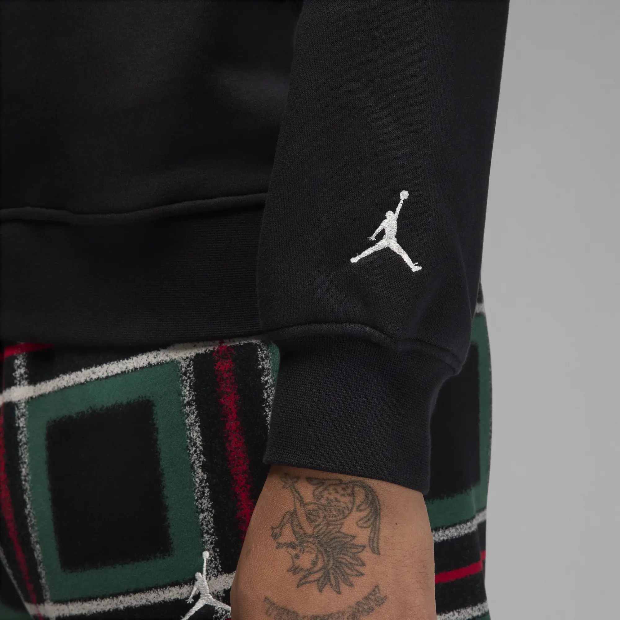 Nike Jordan Essentials Men's Fleece Crew-Neck Sweatshirt - Black - Cotton/Polyester