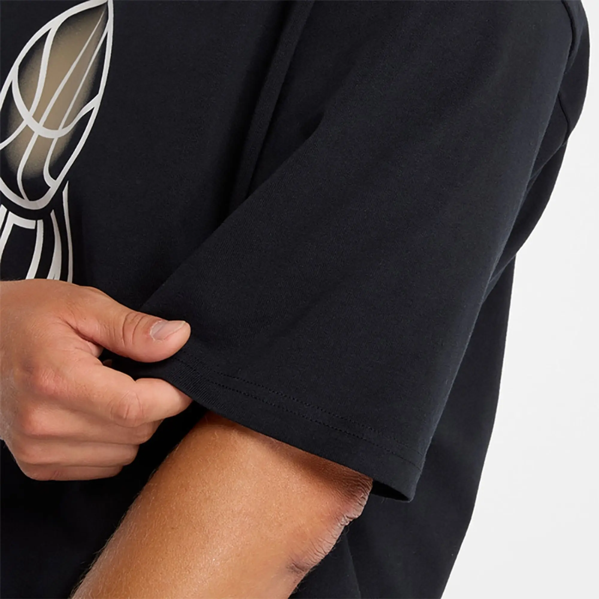New Balance Men's Hoops Graphic T-Shirt in Black Cotton
