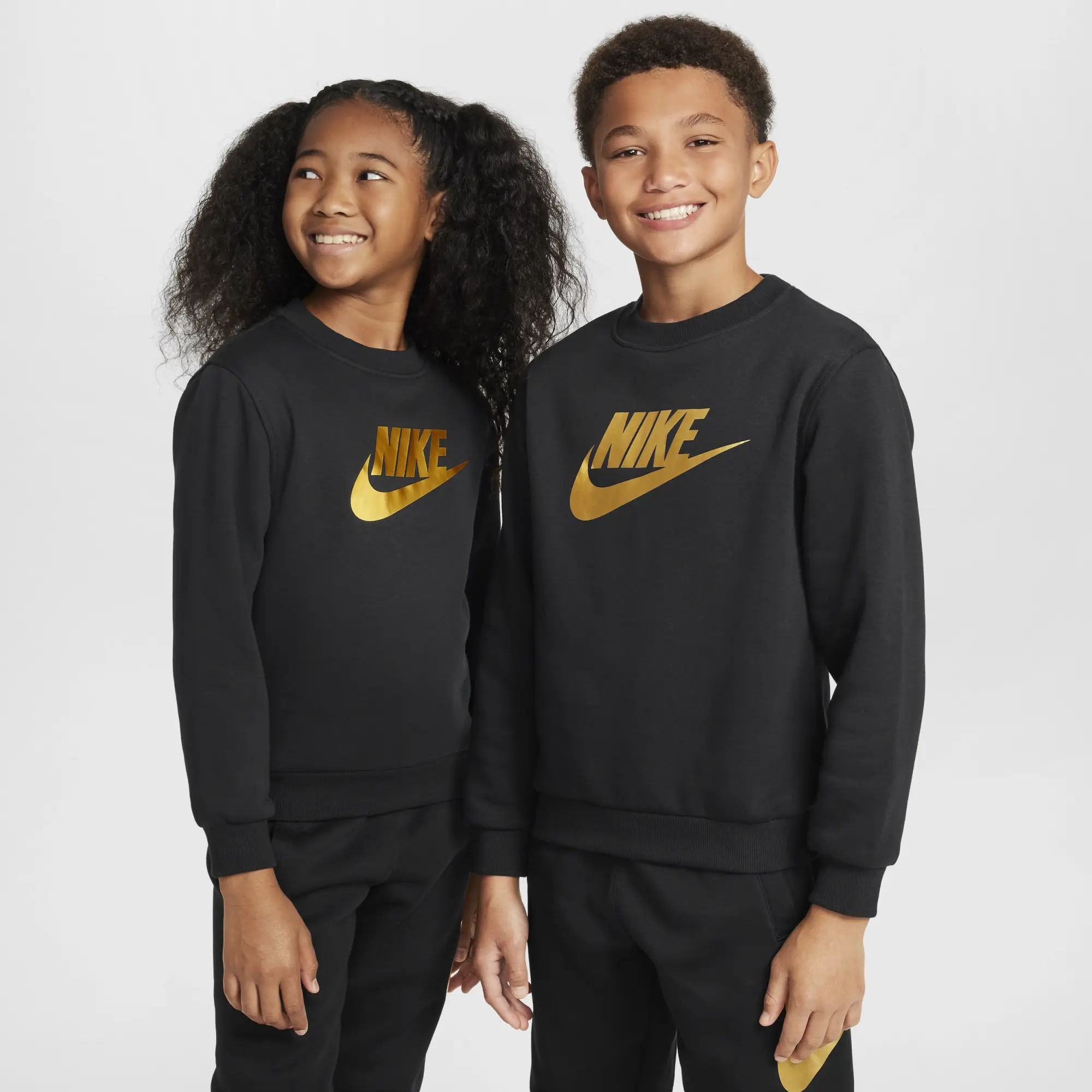 Nike Sportswear Club Fleece Older Kids' Crew-Neck Sweatshirt - Black - Cotton/Polyester