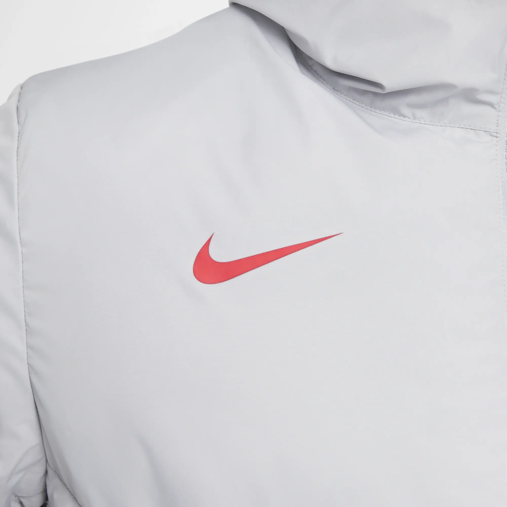 Liverpool F.C. Strike Windrunner PrimaLoft® Men's Nike Storm-FIT Football Hooded Parka - Grey - Thin