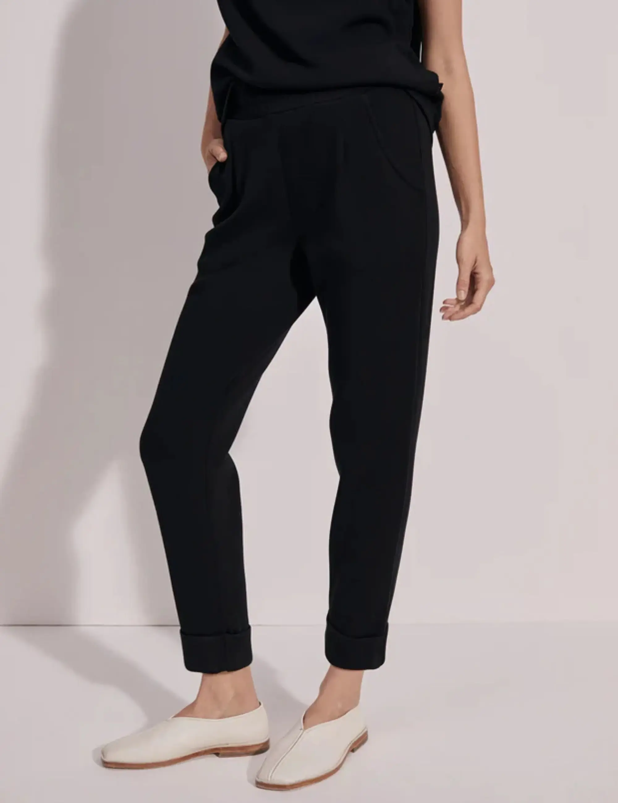 Nike Varley Women's The Rolled Cuff Pant 25 - Black - L - Size: Large