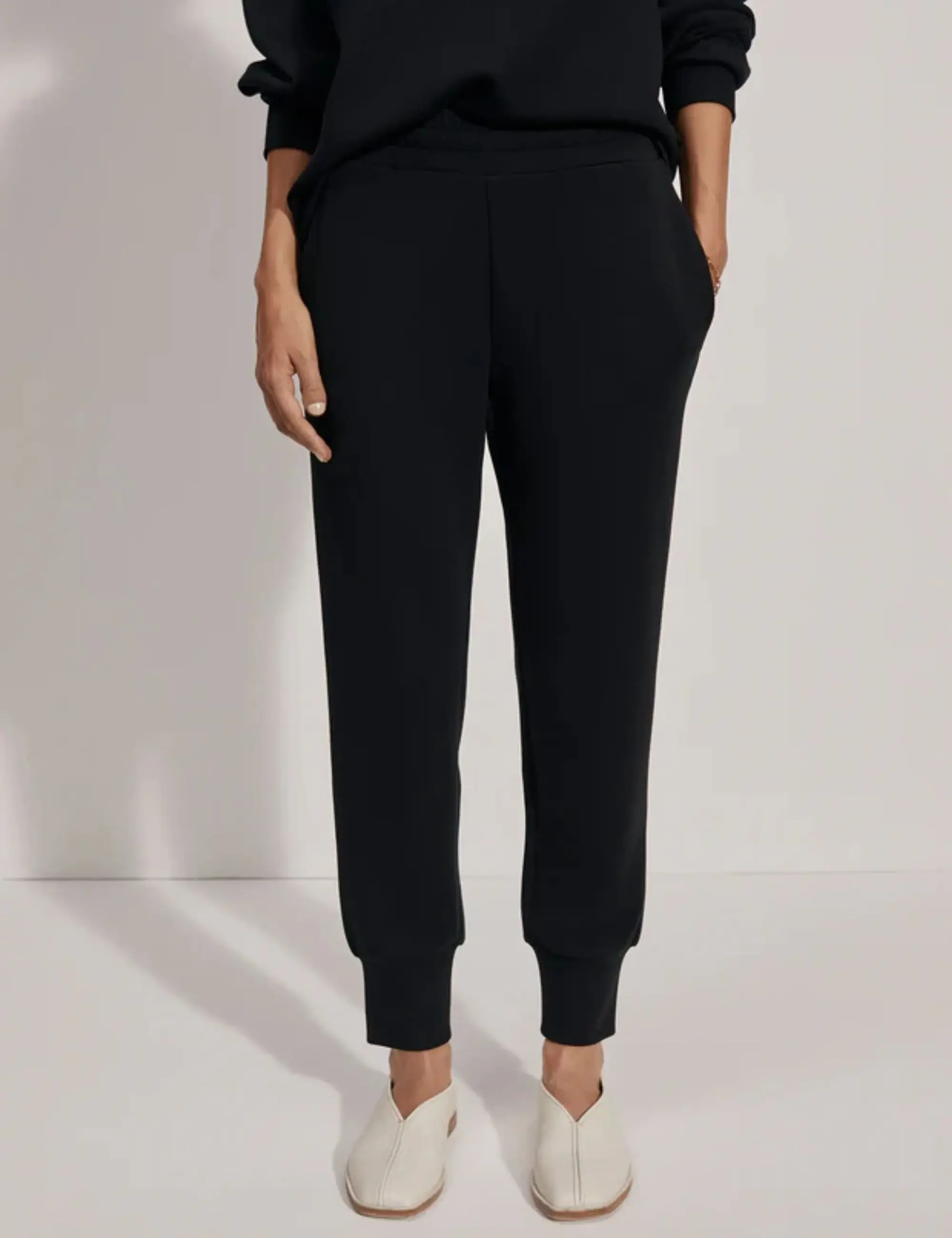 Nike Varley Women's The Slim Cuff Pant 27.5 - Black - M - Size: Medium
