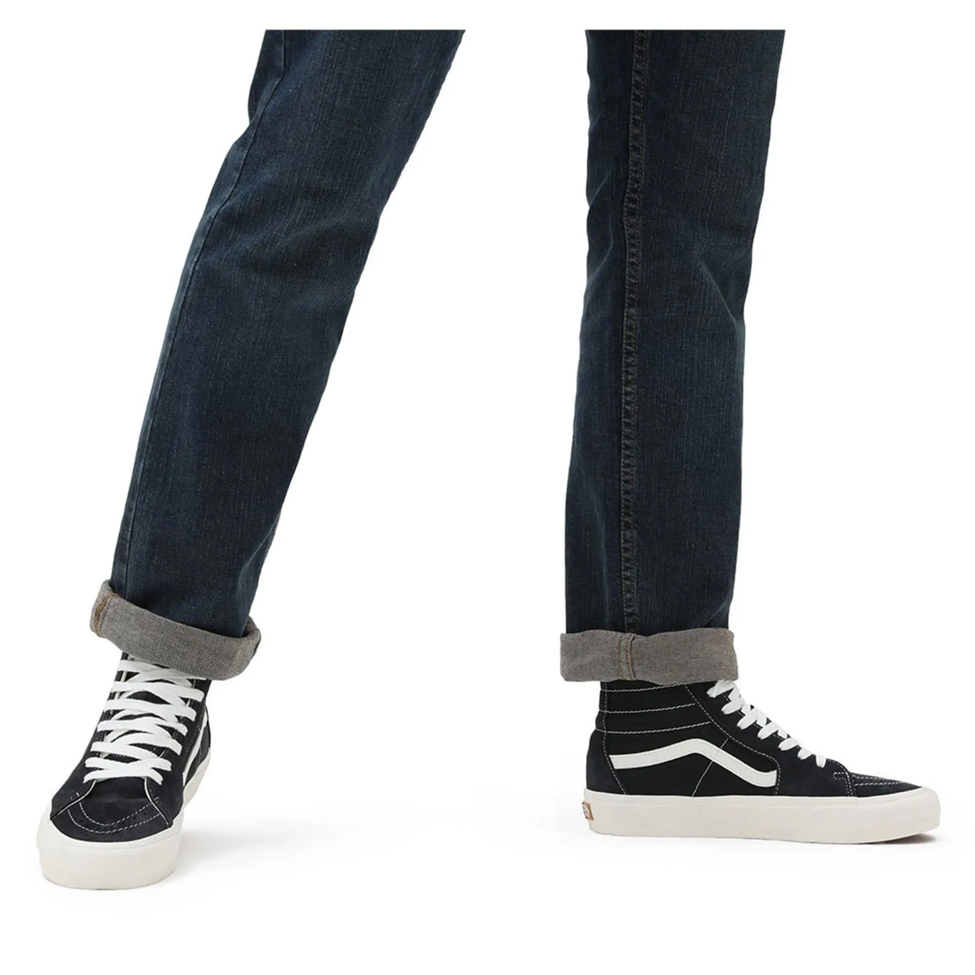 Vans  SK8-Hi TAPERED VR3  men's Shoes (High-top Trainers) in Black